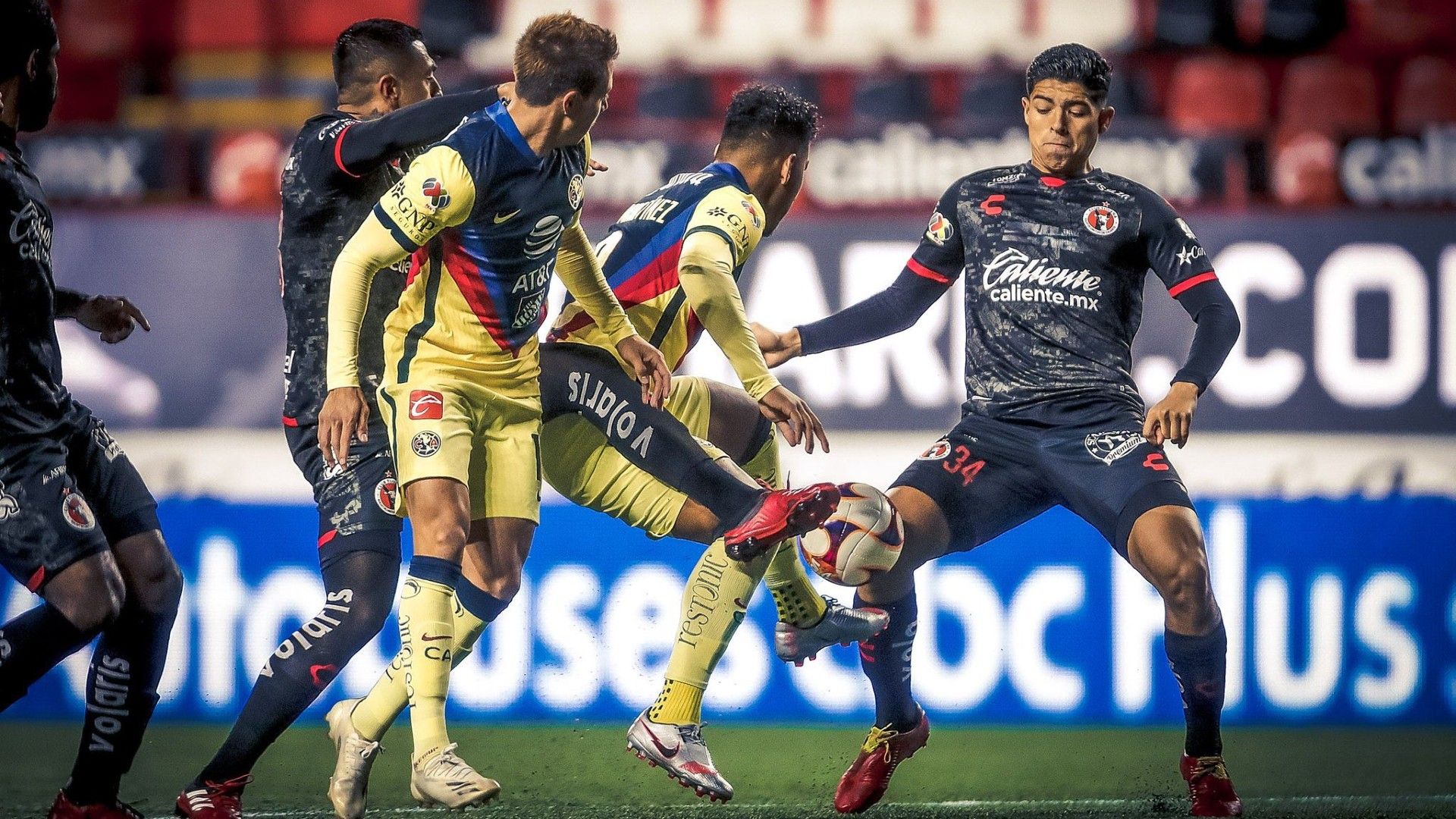 Xolos América Víctor Guzmán