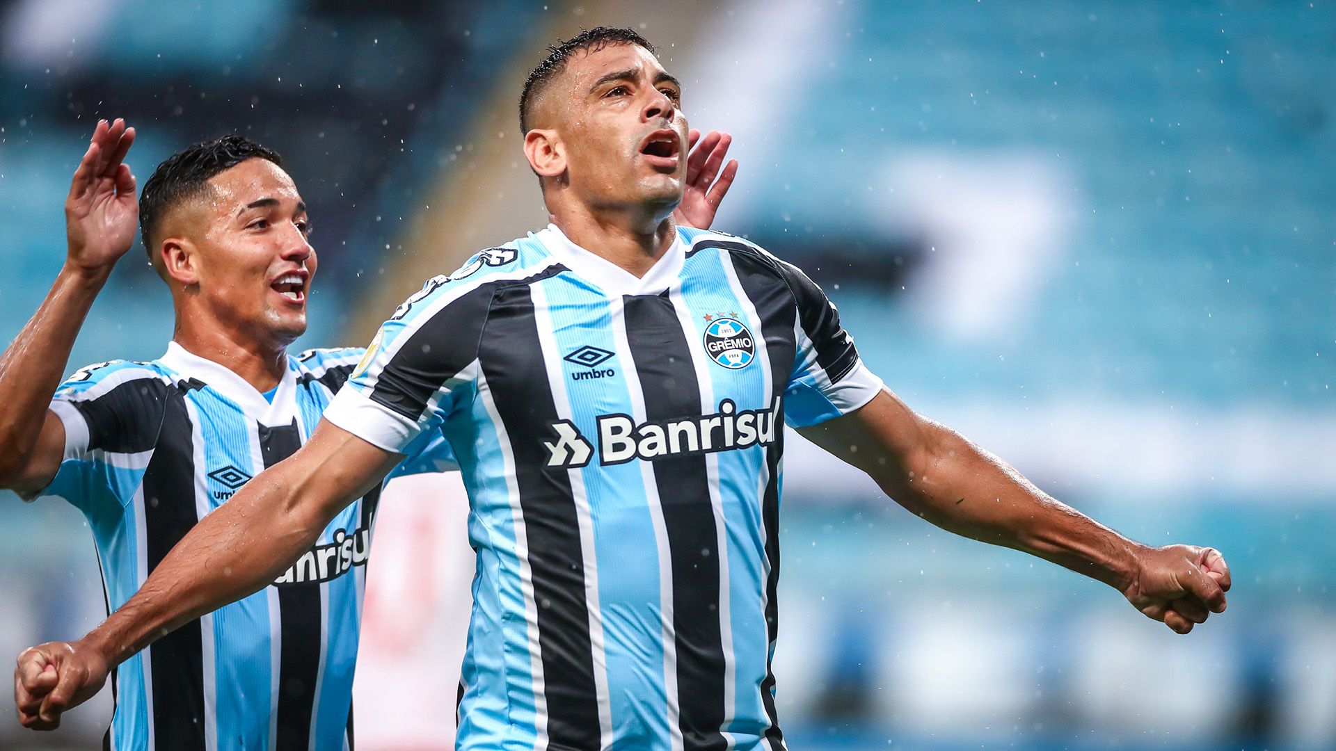 Diego Souza, Jhonata Robert comemora, Grêmio x RB Bragantino, Brasileirão, 16112021