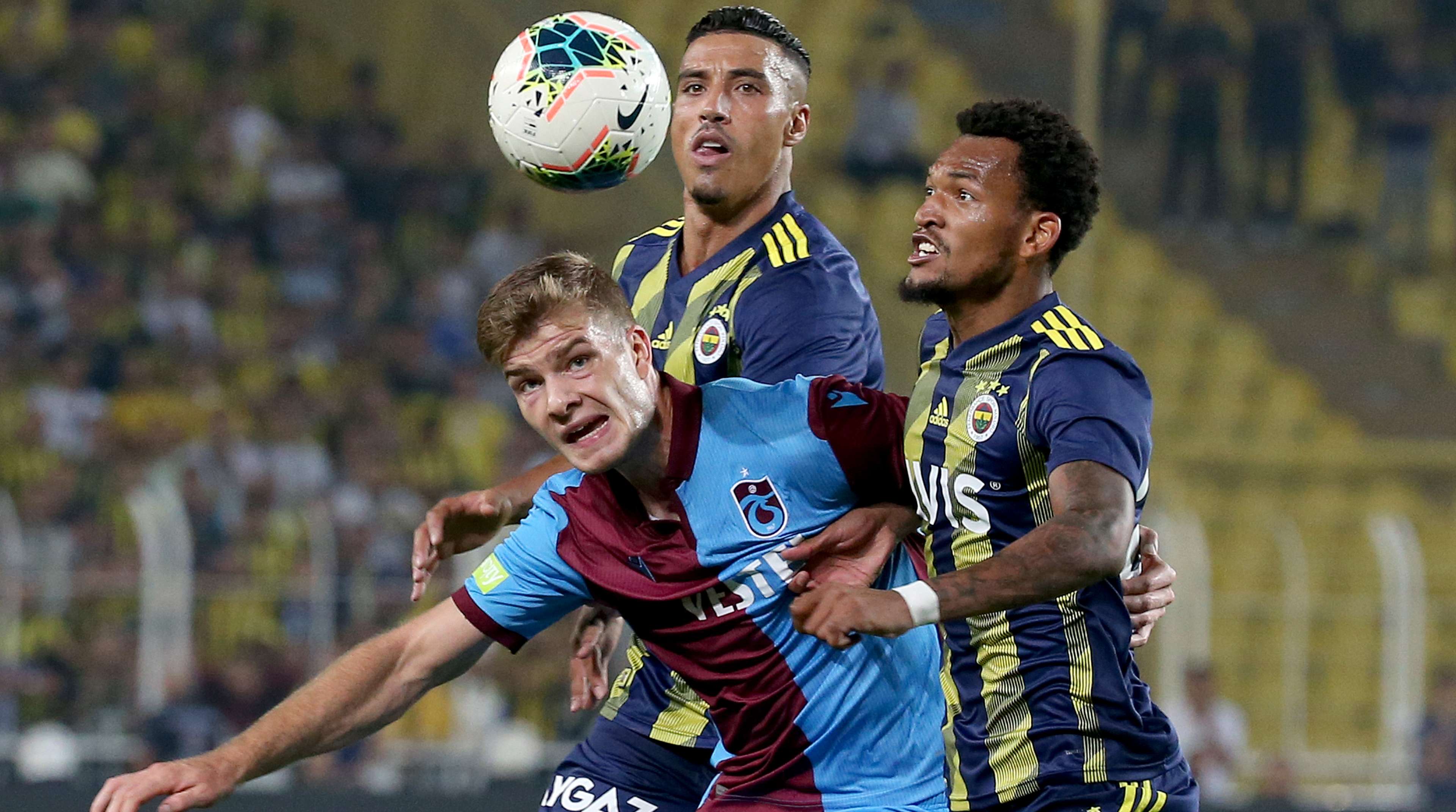 Alexander Sorloth Nabil Dirar Jailson Fenerbahce Trabzonspor 09/01/19