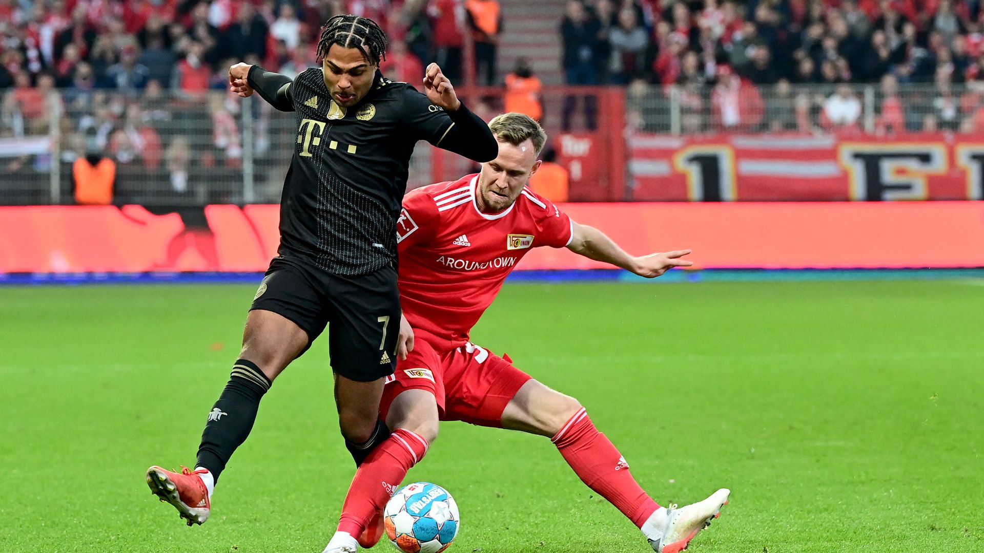 Serge Gnabry FC Bayern Union 301021