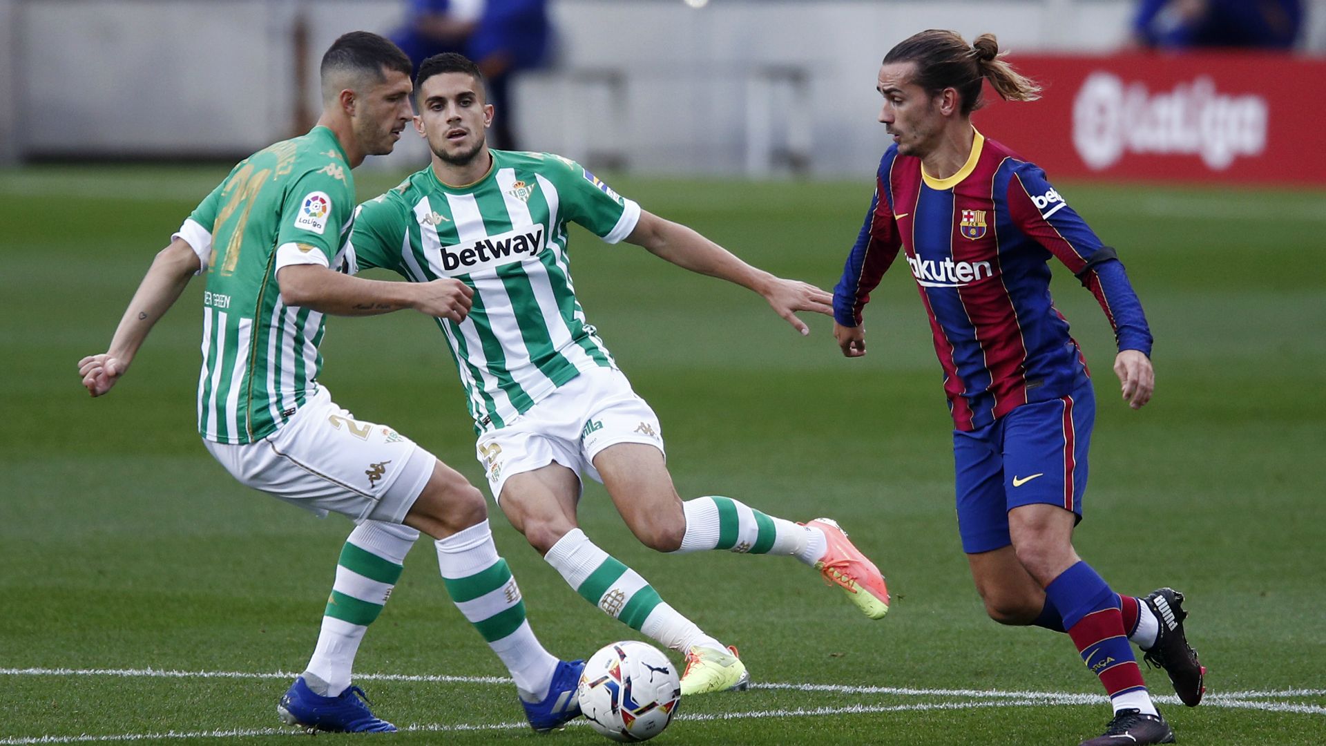 Antoine Griezmann Marc Bartra Guido Rodríguez Barcelona Betis