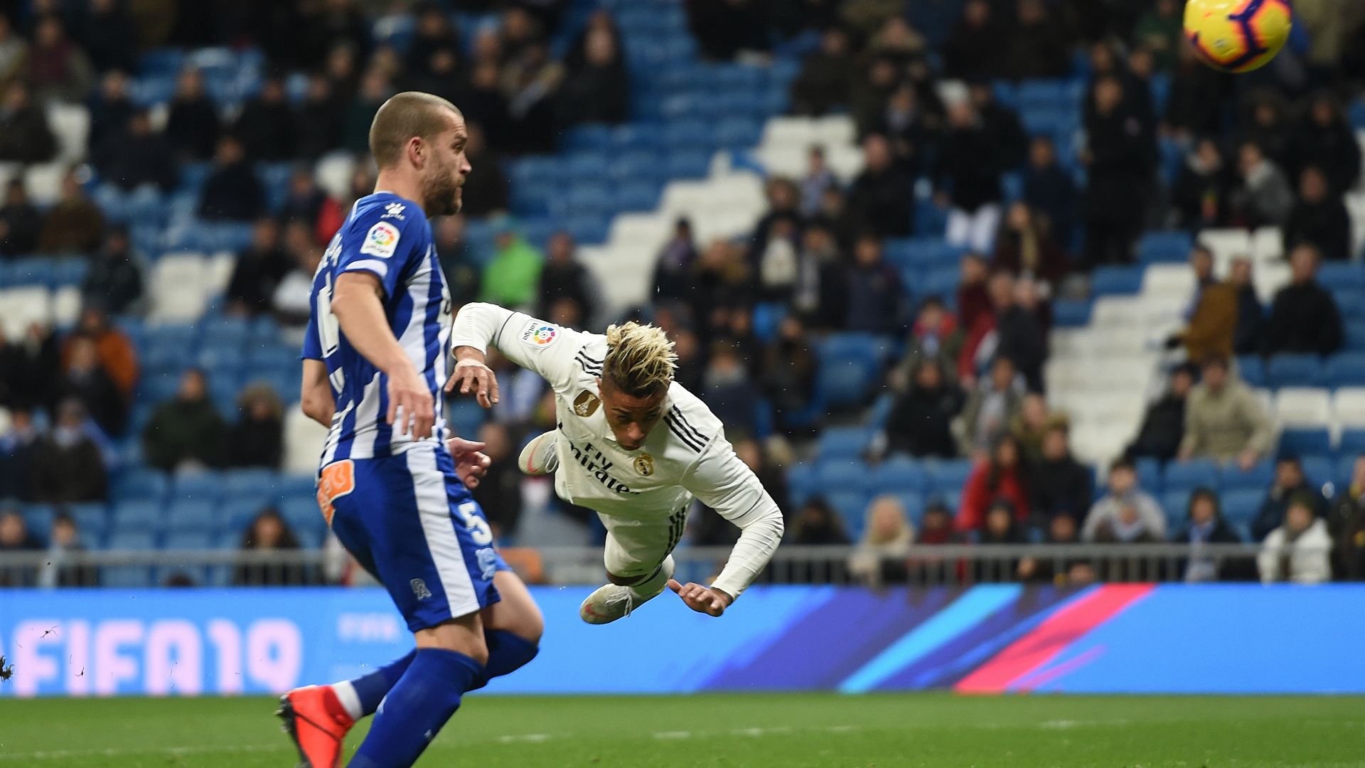 Mariano Díaz scoring a superb header goal against Alaves