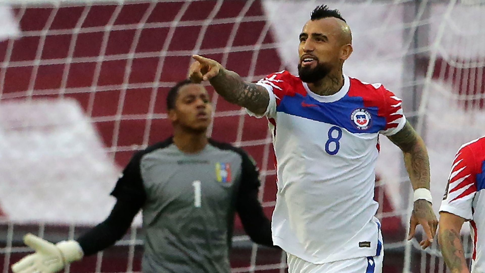 171120 Venezuela Chile Faríñez y Arturo Vidal