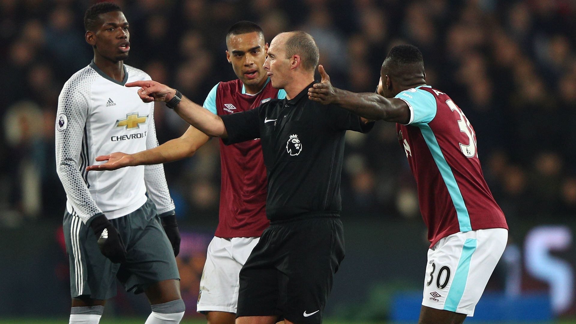 Mike Dean West Ham Manchester United