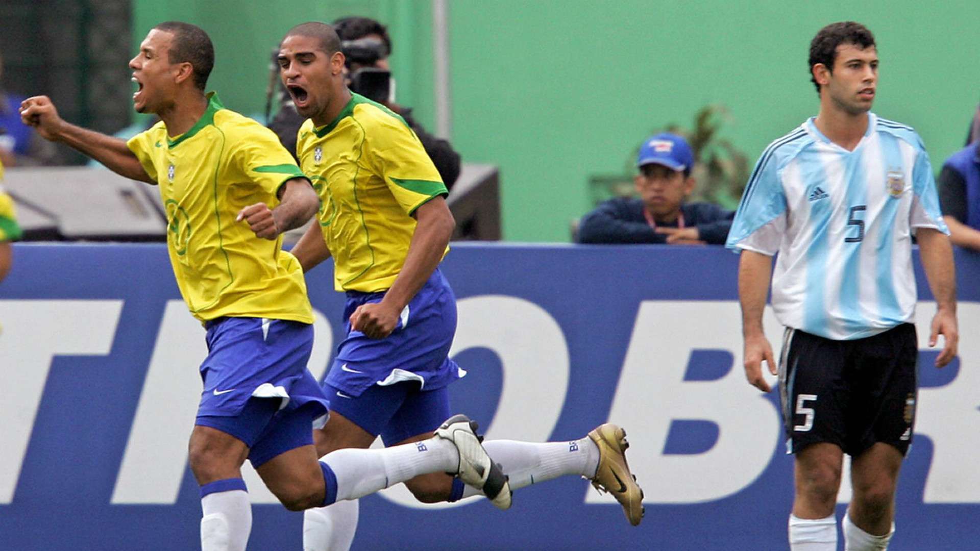 Luis Fabiano Adriano Javier Mascherano Brazil 2 Argentina 2 Copa America 25072004