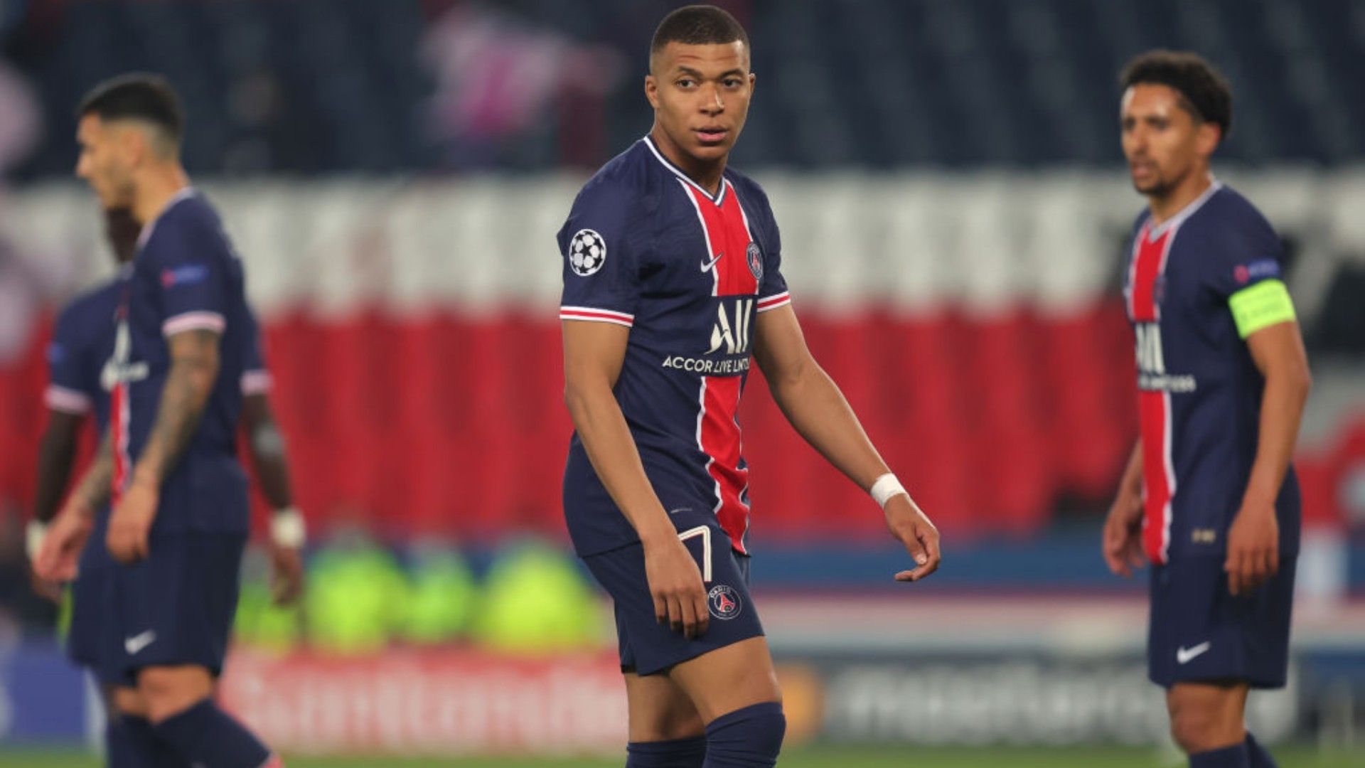Mbappé y Marquinhos con el PSG en un partido de Champions League 2021