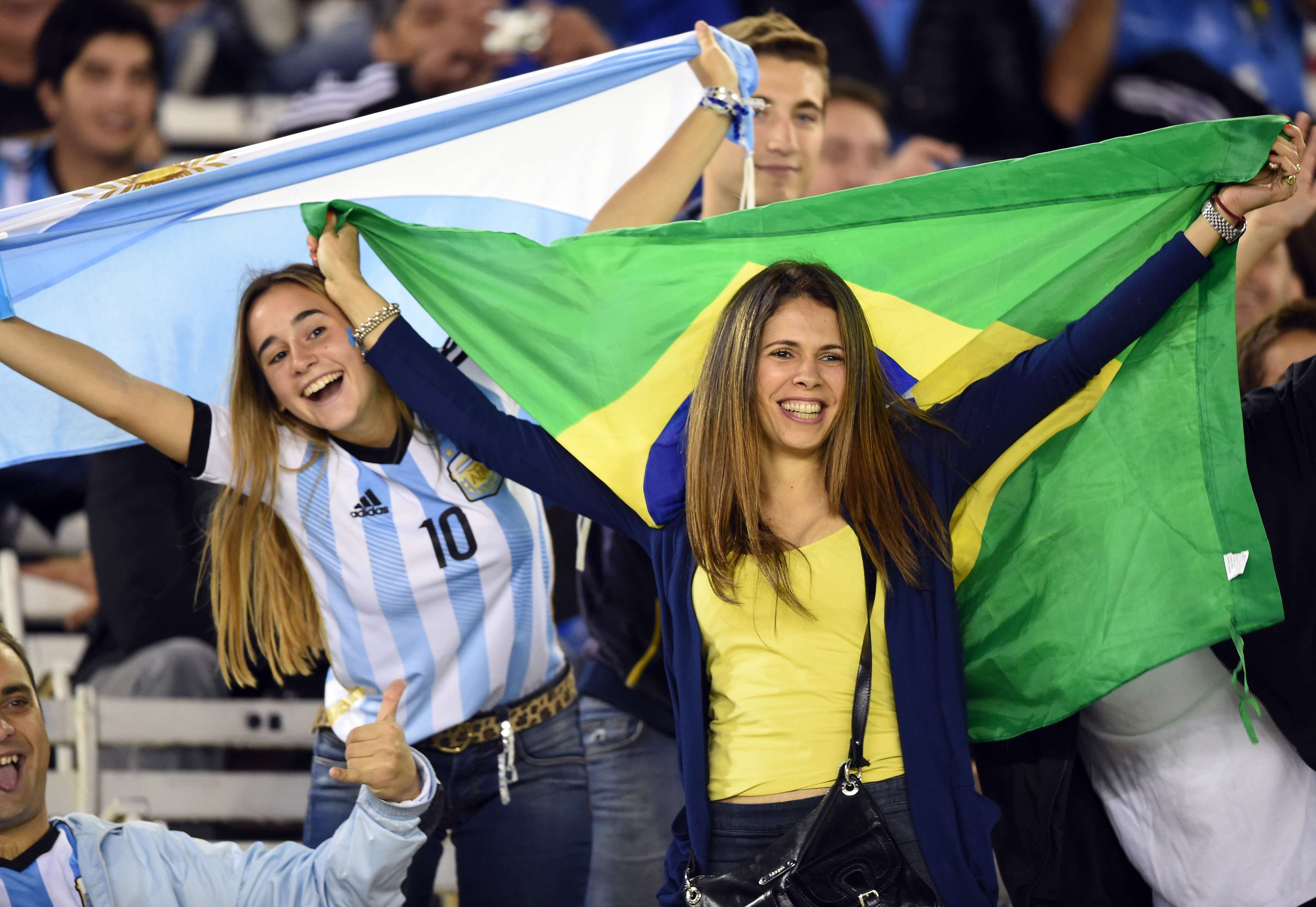 Argentina Brazil fans 13112015