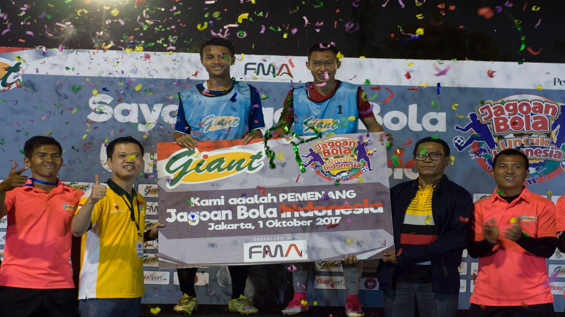 Ilham Sajudi & Divie Alviandy - Jagoan Bola Untuk Indonesia