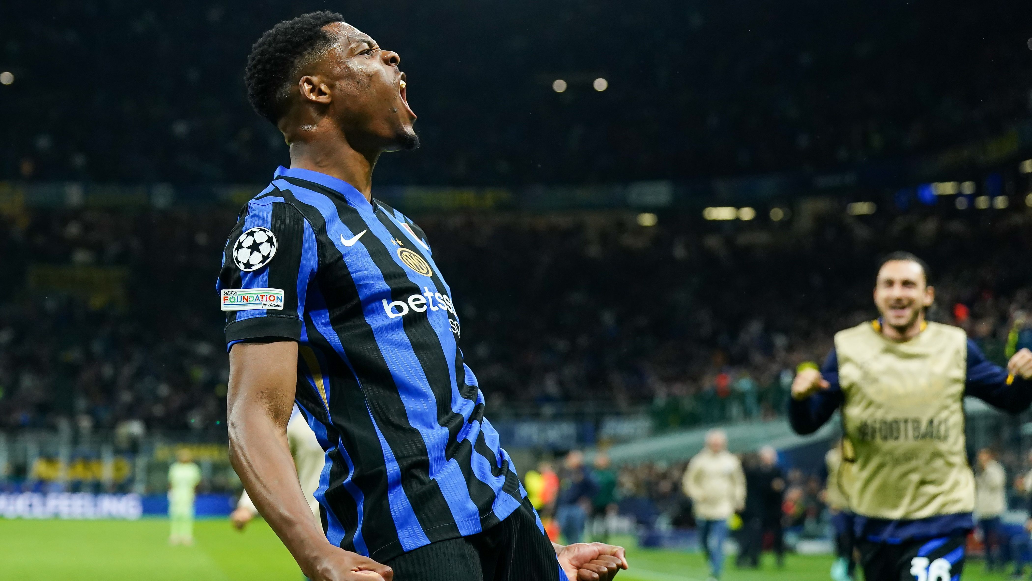 Denzel Dumfries Inter 2024-25