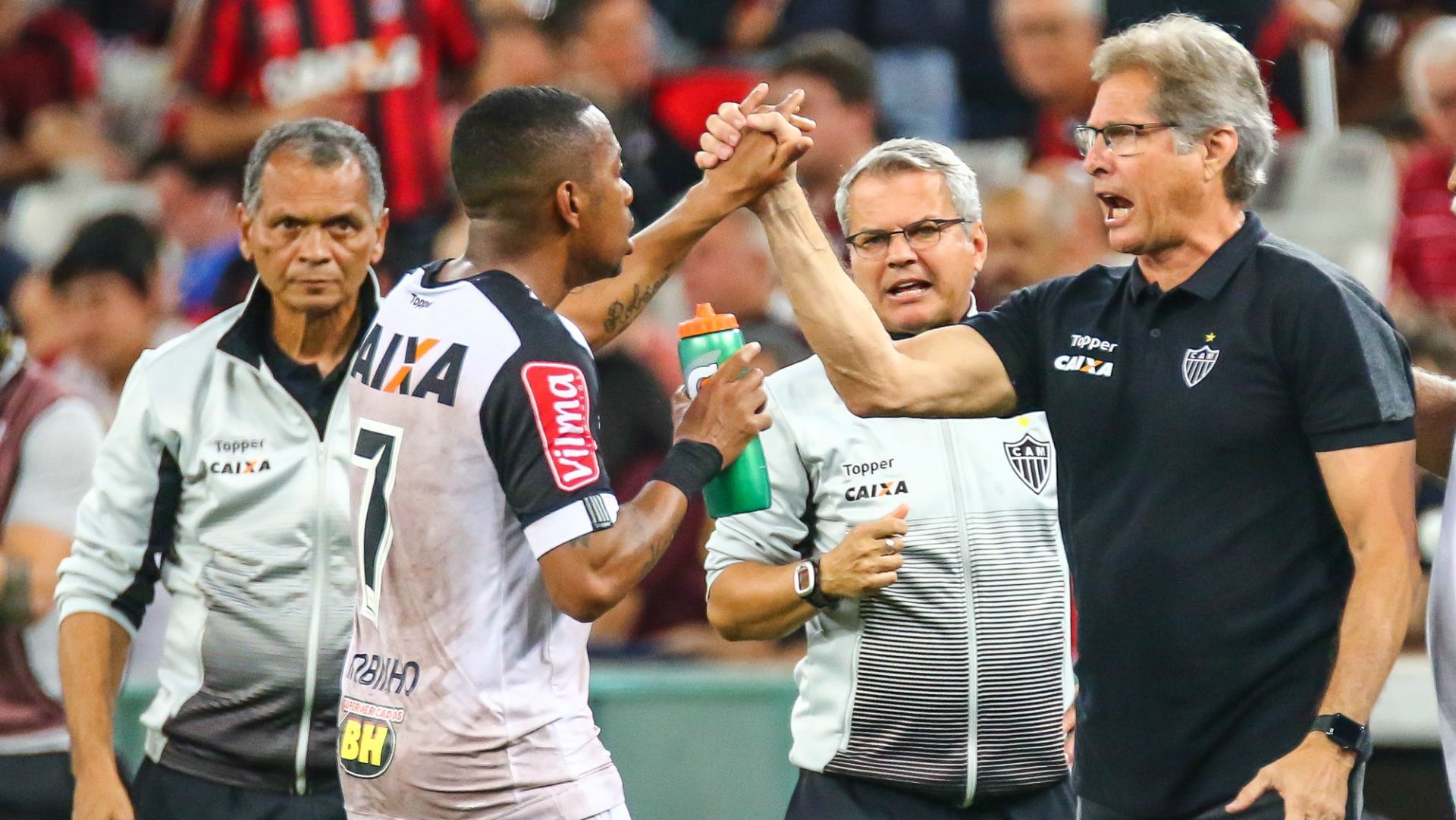 Robinho Oswaldo de Oliveira Atlético-PR Atlético-MG Campeonato Brasileiro 01102017