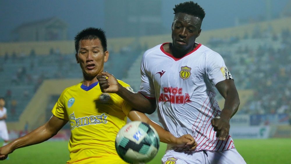 Nguyen Tan Dien vs Patiyo Tambwe Nam Dinh Sanna Khanh Hoa BVN Round 4 V.League 2019