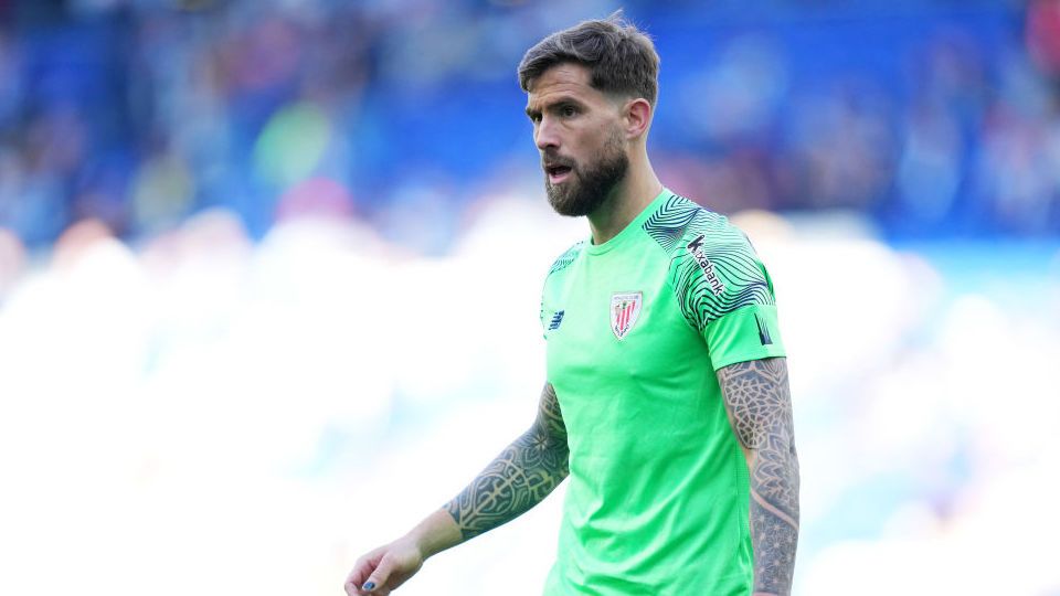 Iñigo Martínez calentamiento 