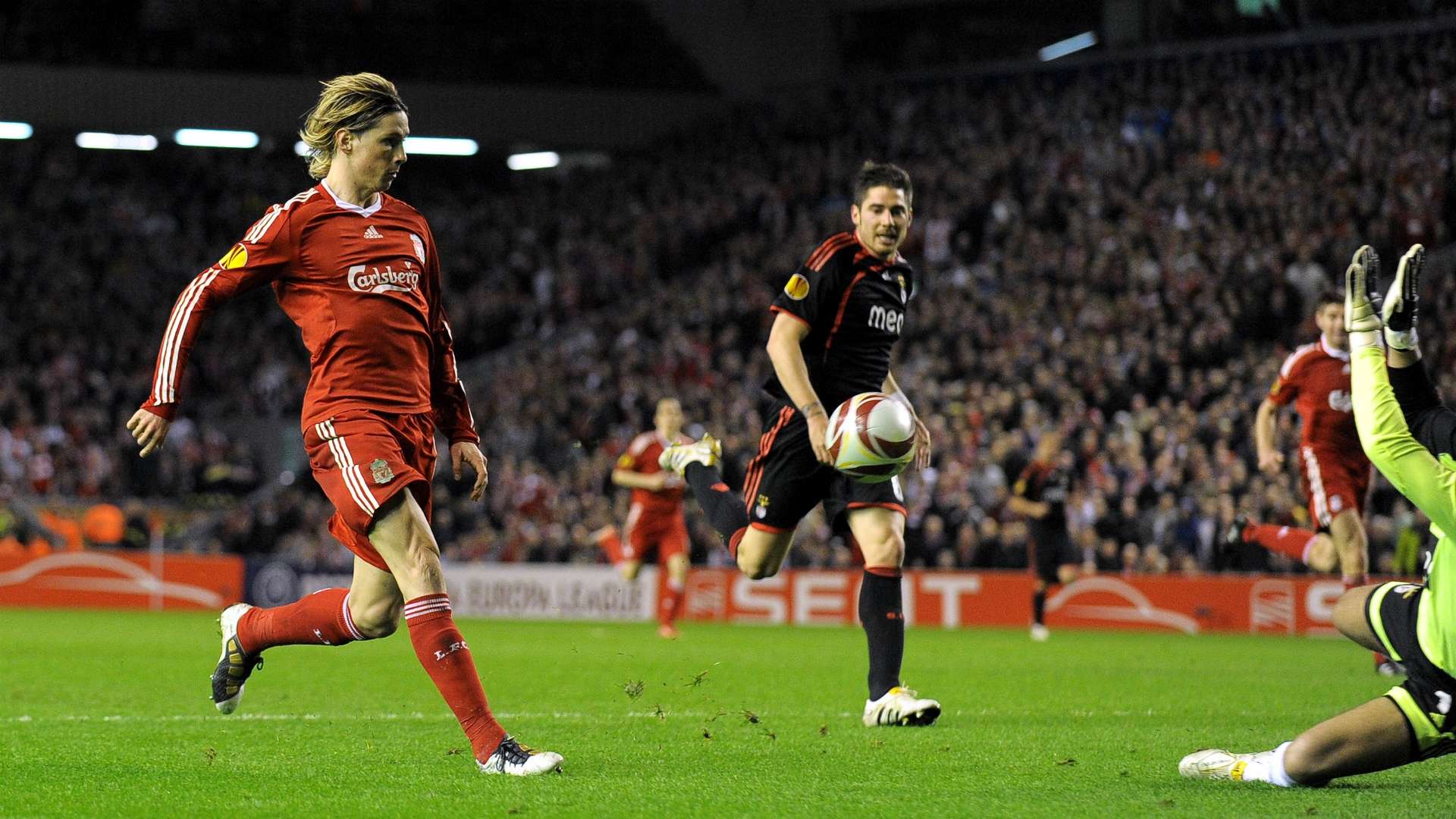 Fernando Torres Liverpool Benfica UEL 2010