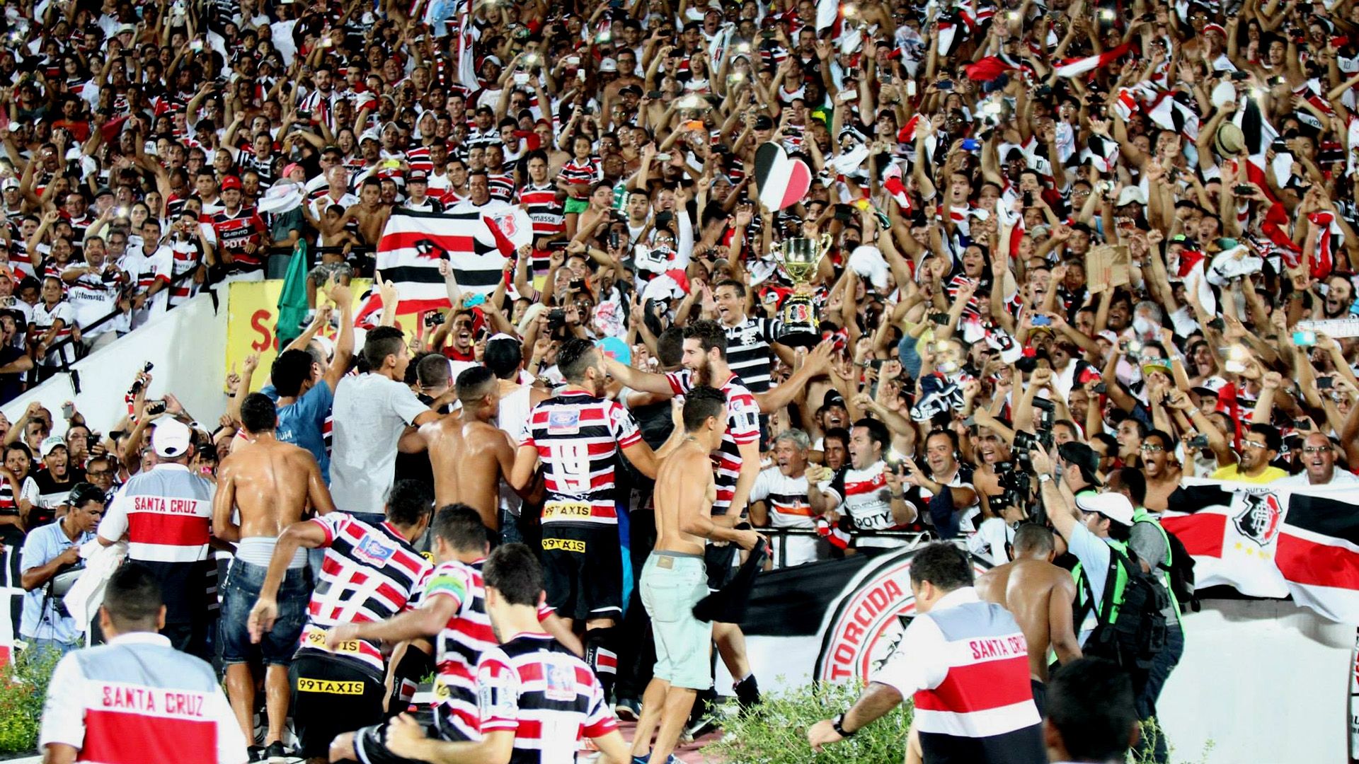 Torcida Santa Cruz campeão pernambucano 03052015