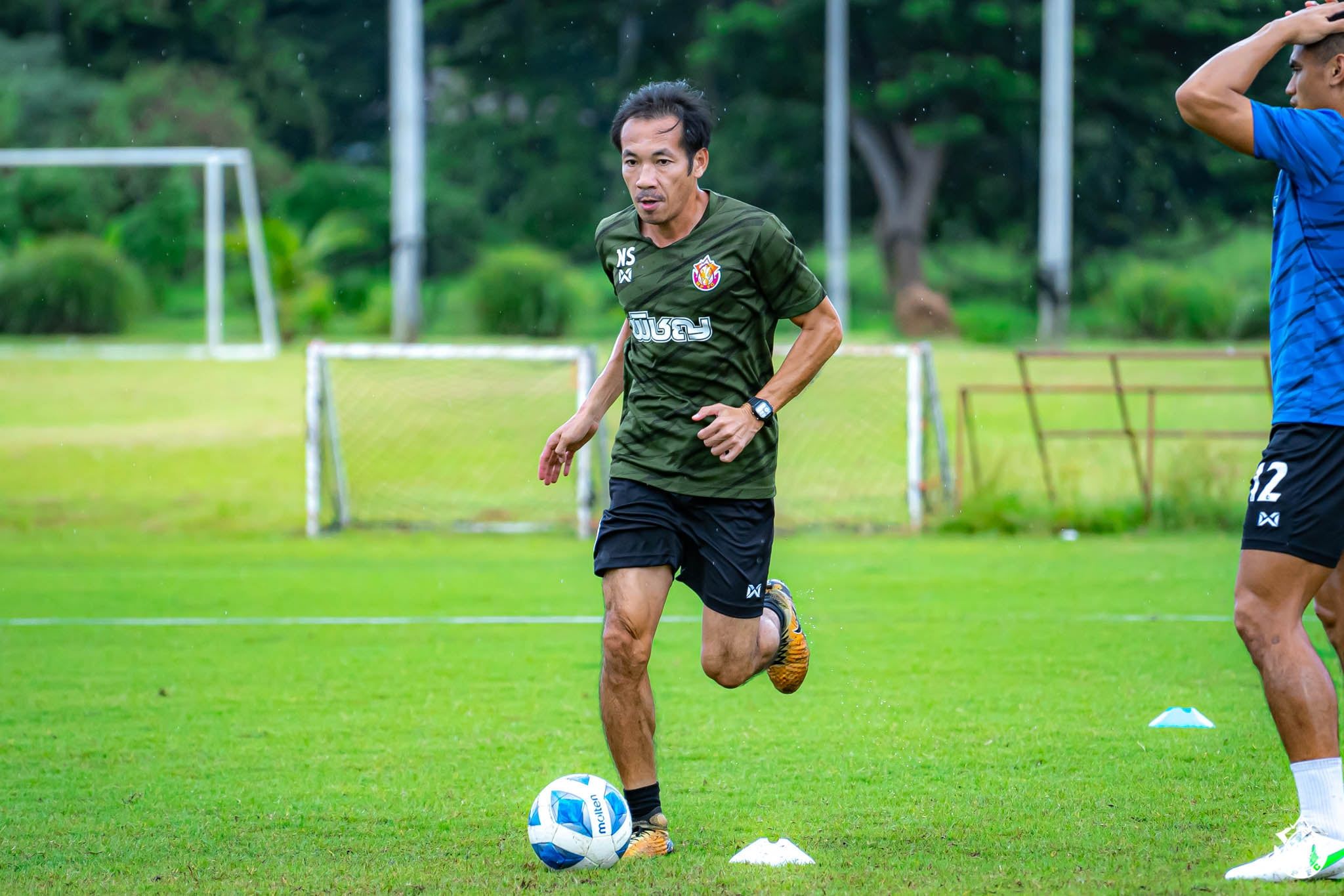 นิเวส ศิริวงค์