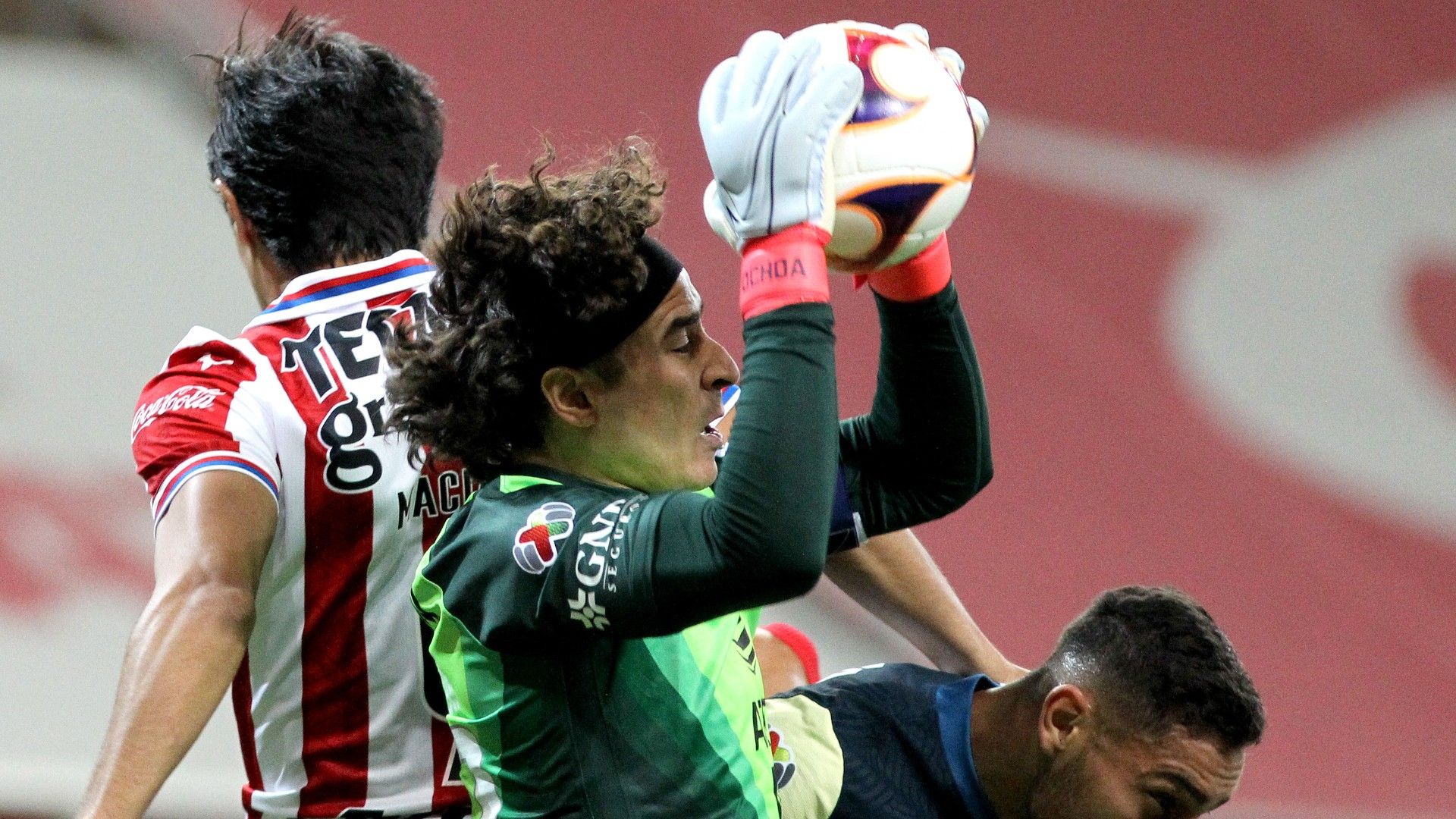 Guillermo Ochoa América vs Chivas 150321