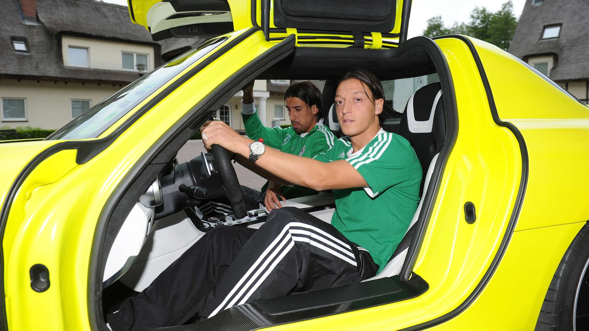 Mesut Özil Car DFB