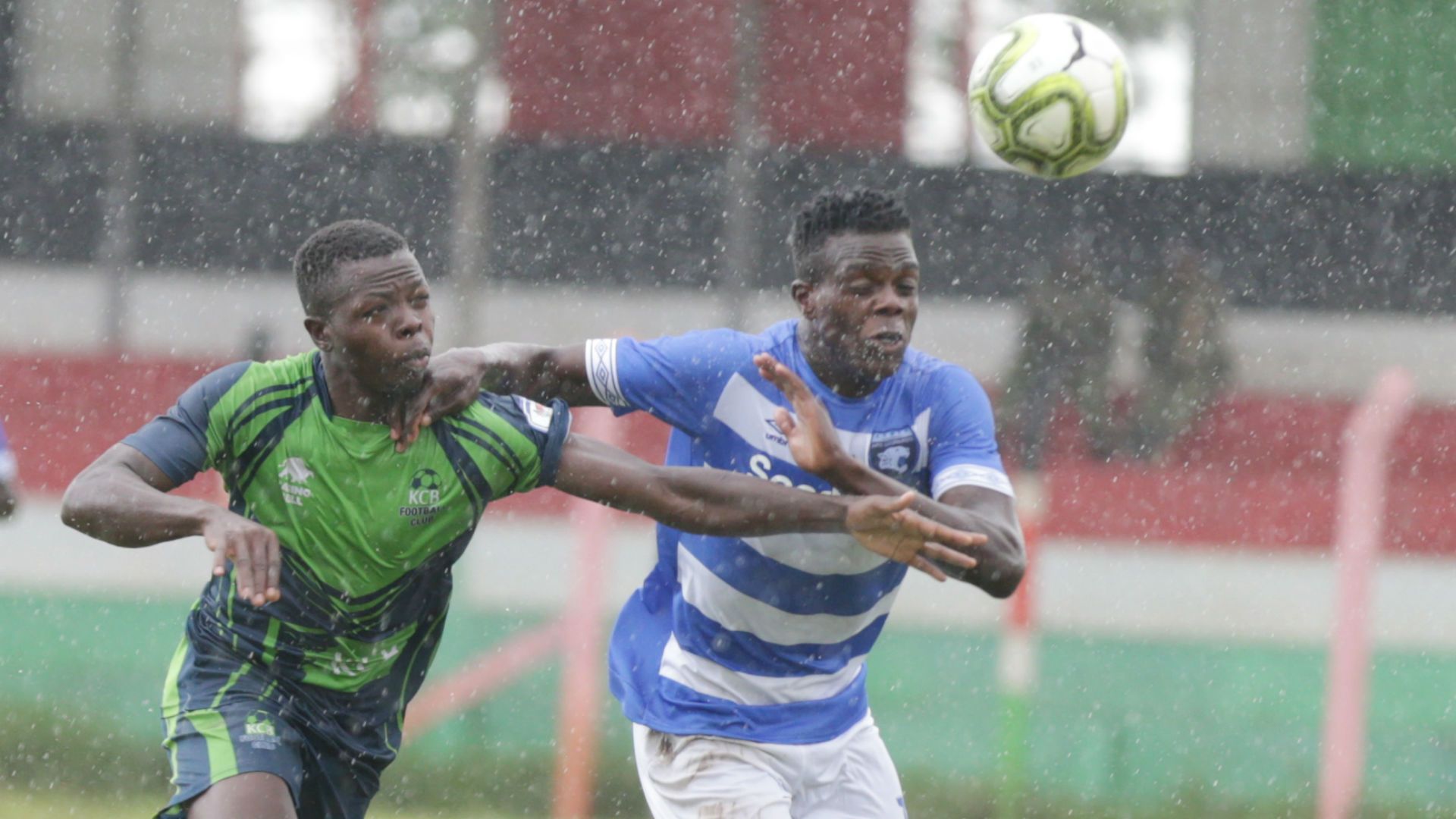 Baraka Badi of KCB and Vincent Oburu of AFC Leopards.