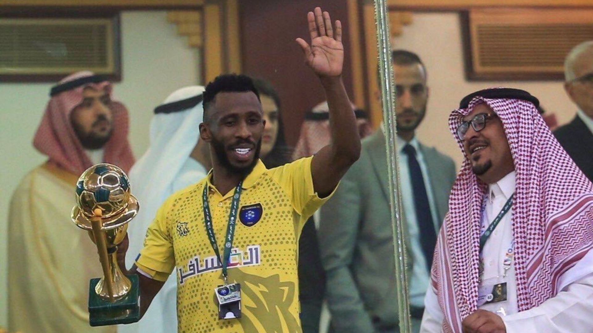 طلال العبسي