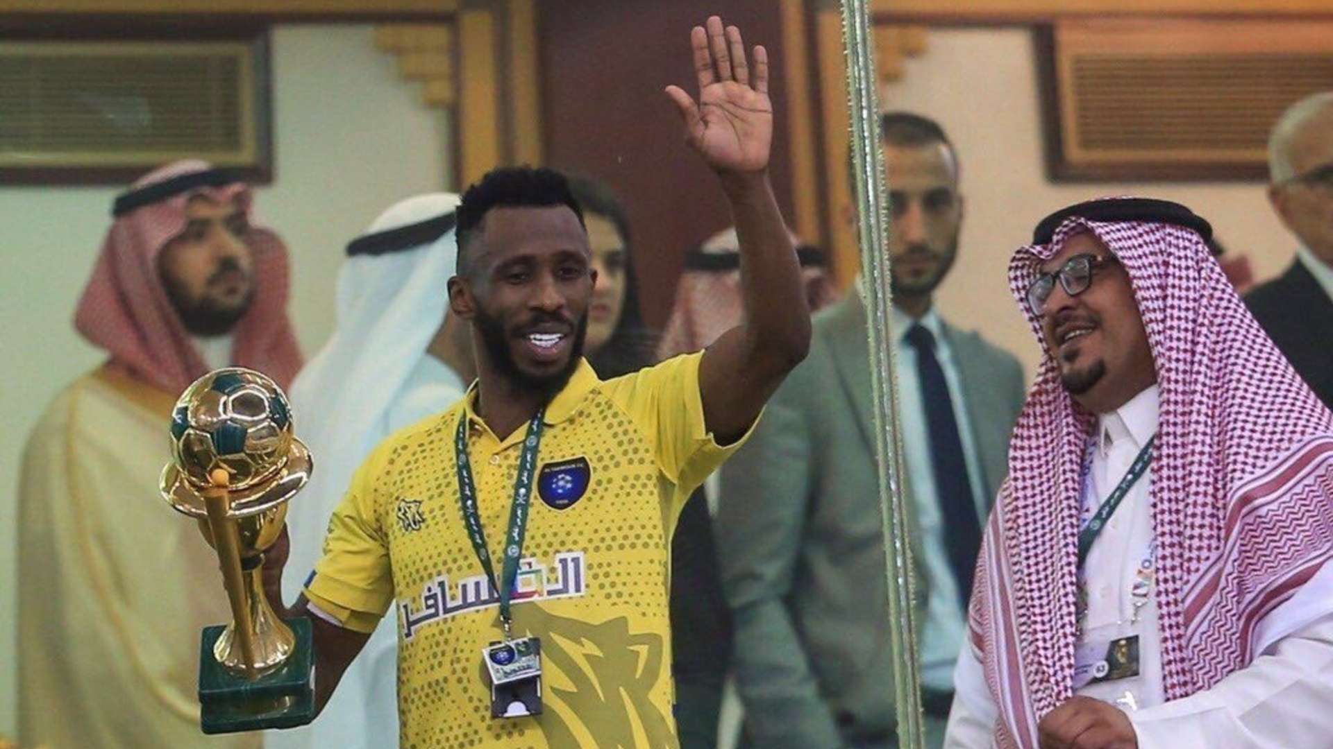 طلال العبسي