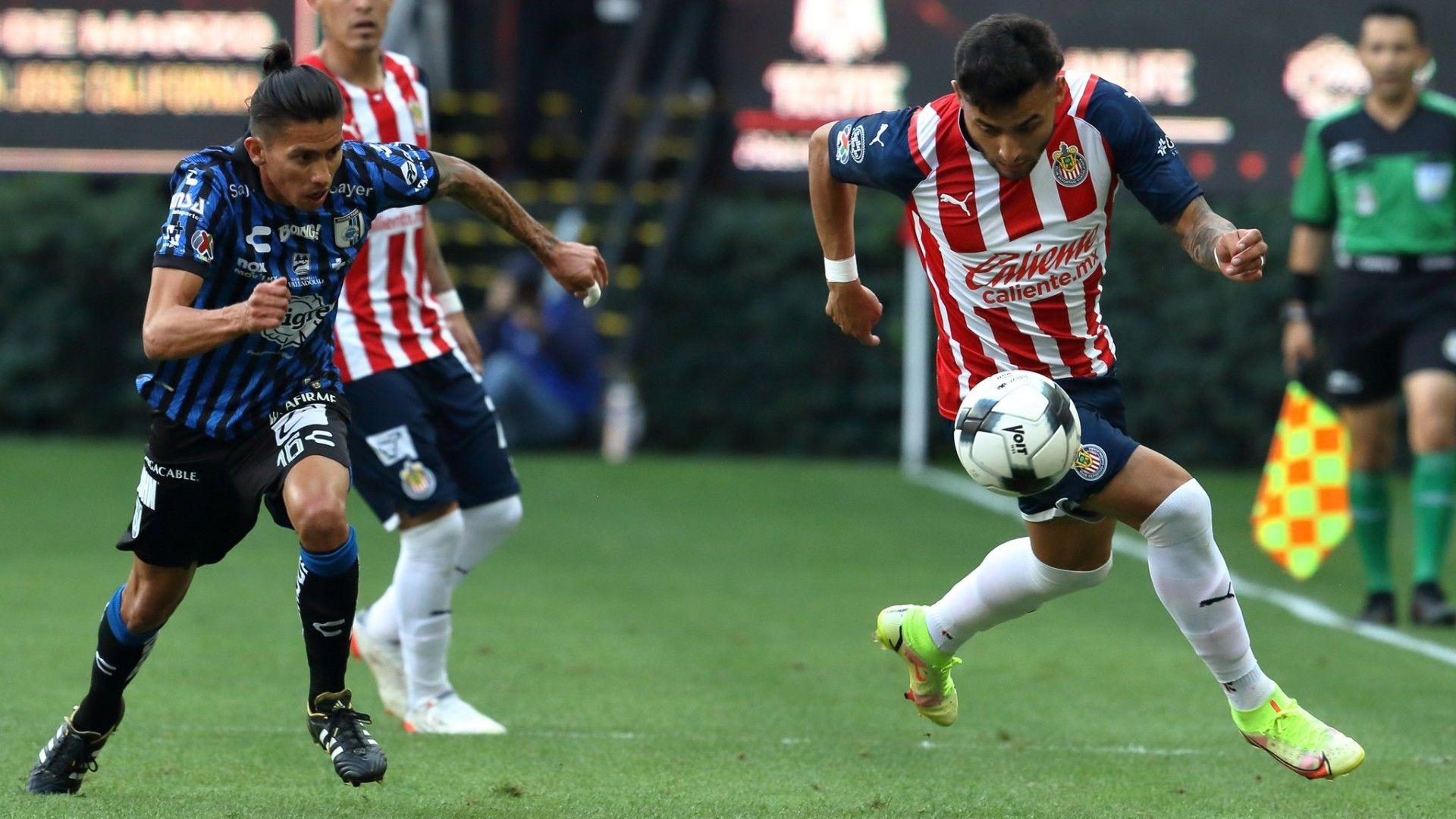 Alexis Vega Ángel Sepúlveda Chivas Querétaro Clausura 2022