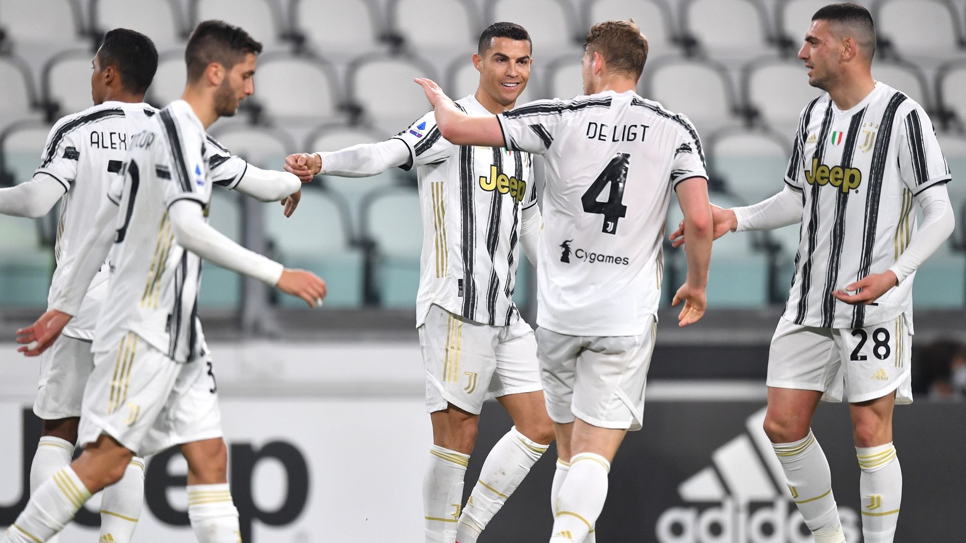 Juventus celebrate Ronaldo goal vs Crotone, Serie A 2020-21