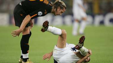 Mexes Roma Dynamo Kiev 15092004 UCL red card