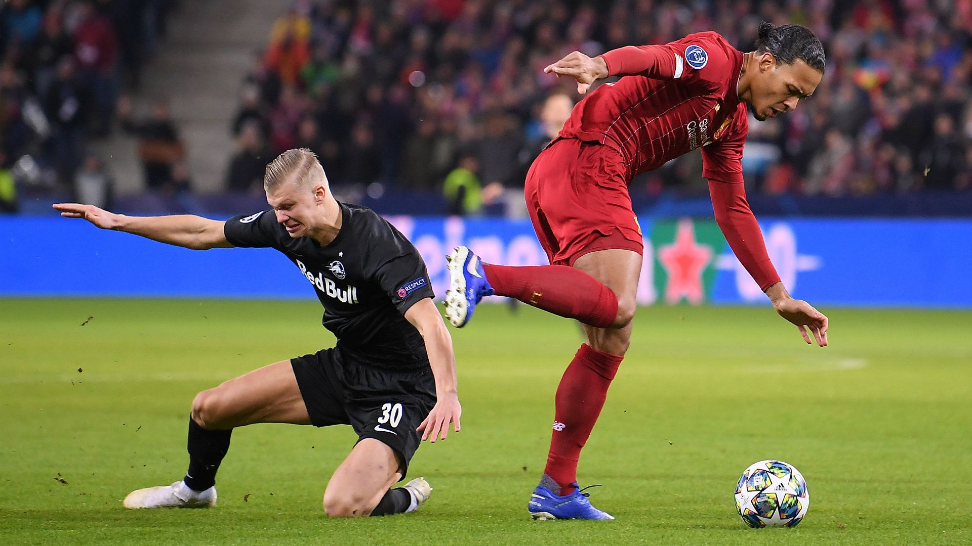Erling Haaland Virgil van Dijk Red Bull Salzburg vs Liverpool 2019-20