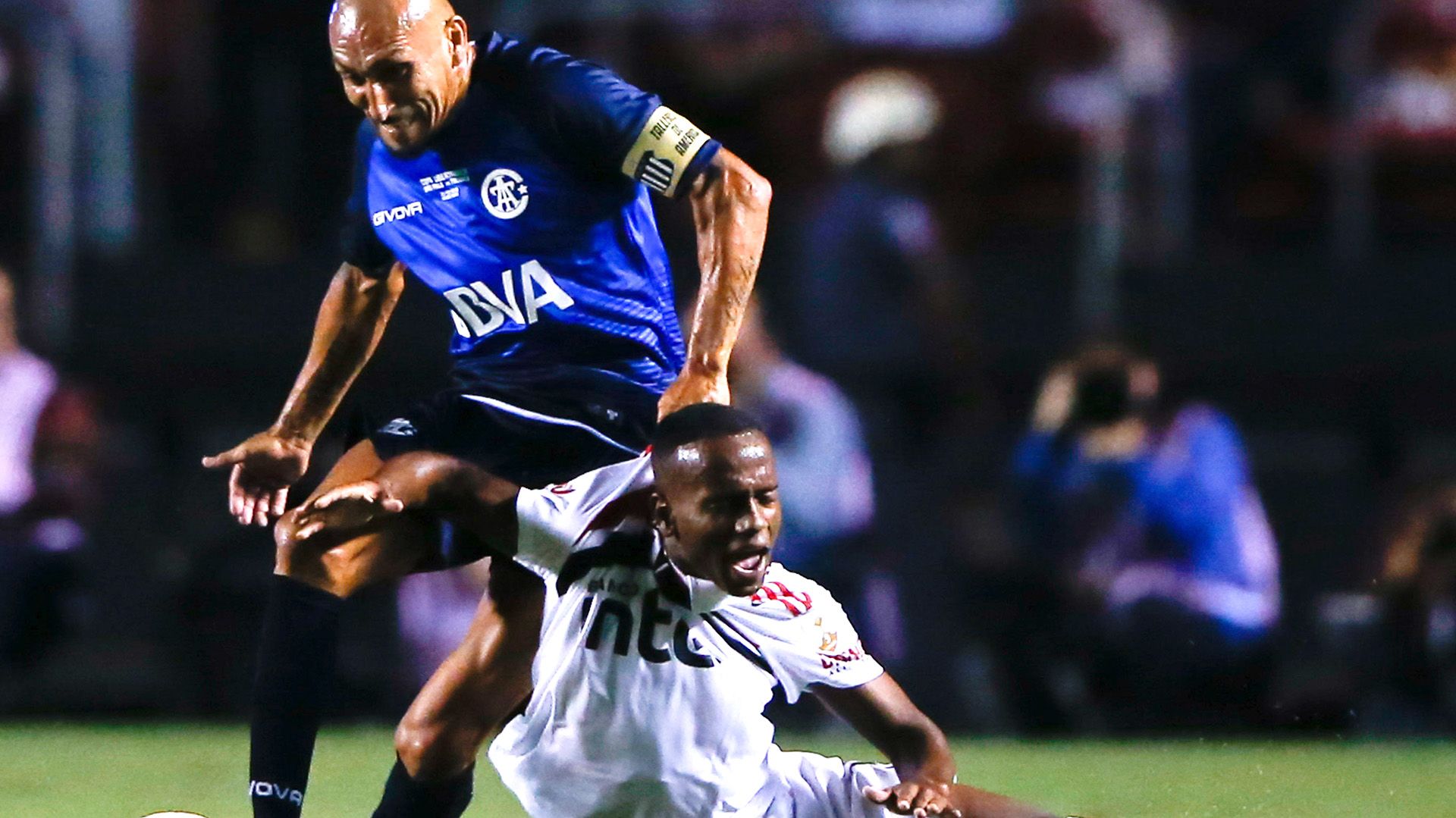 Helinho Guinazu São Paulo Talleres Copa Libertadores 13022019