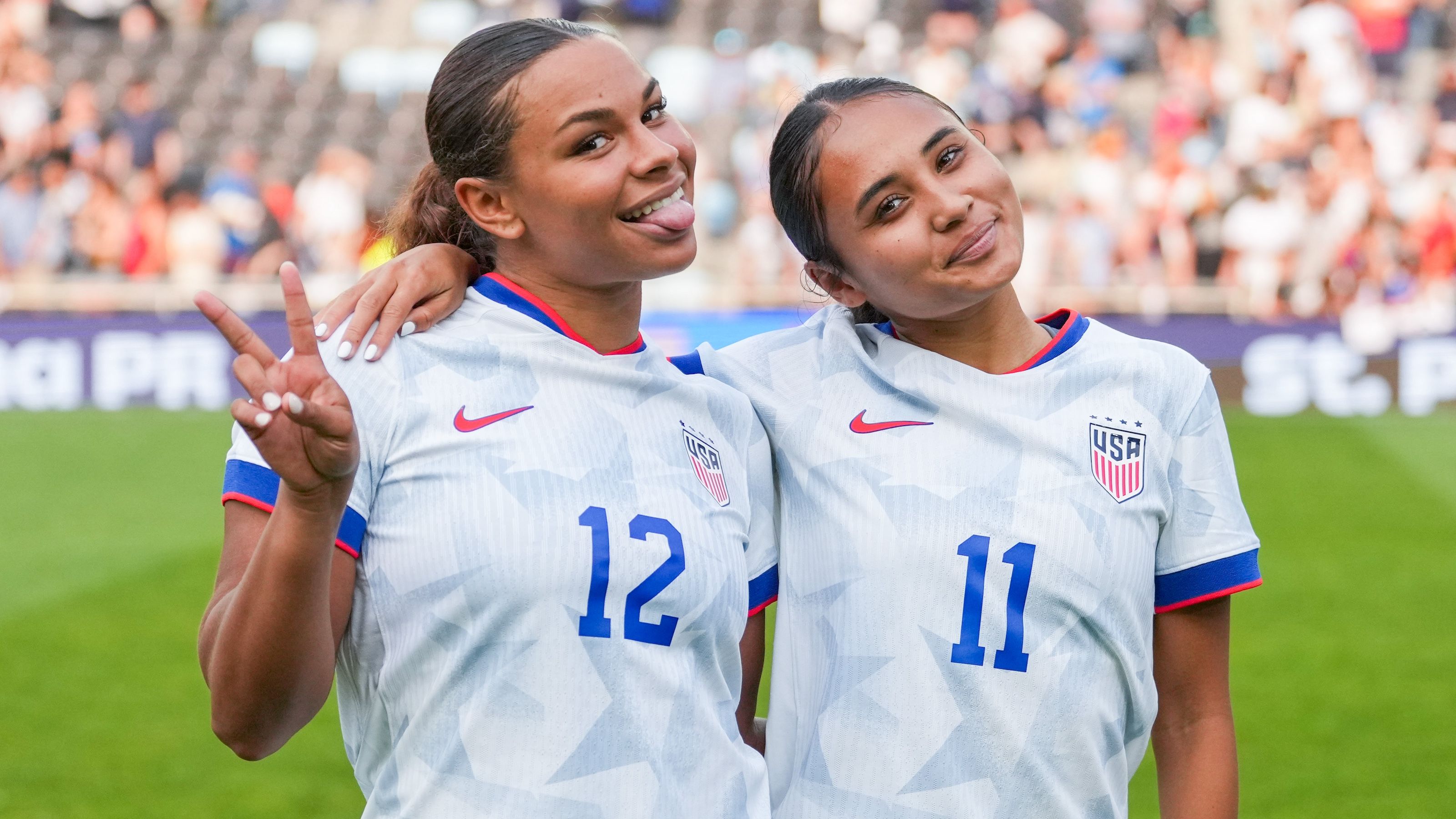 Michelle Cooper, Alyssa Thompson USWNT