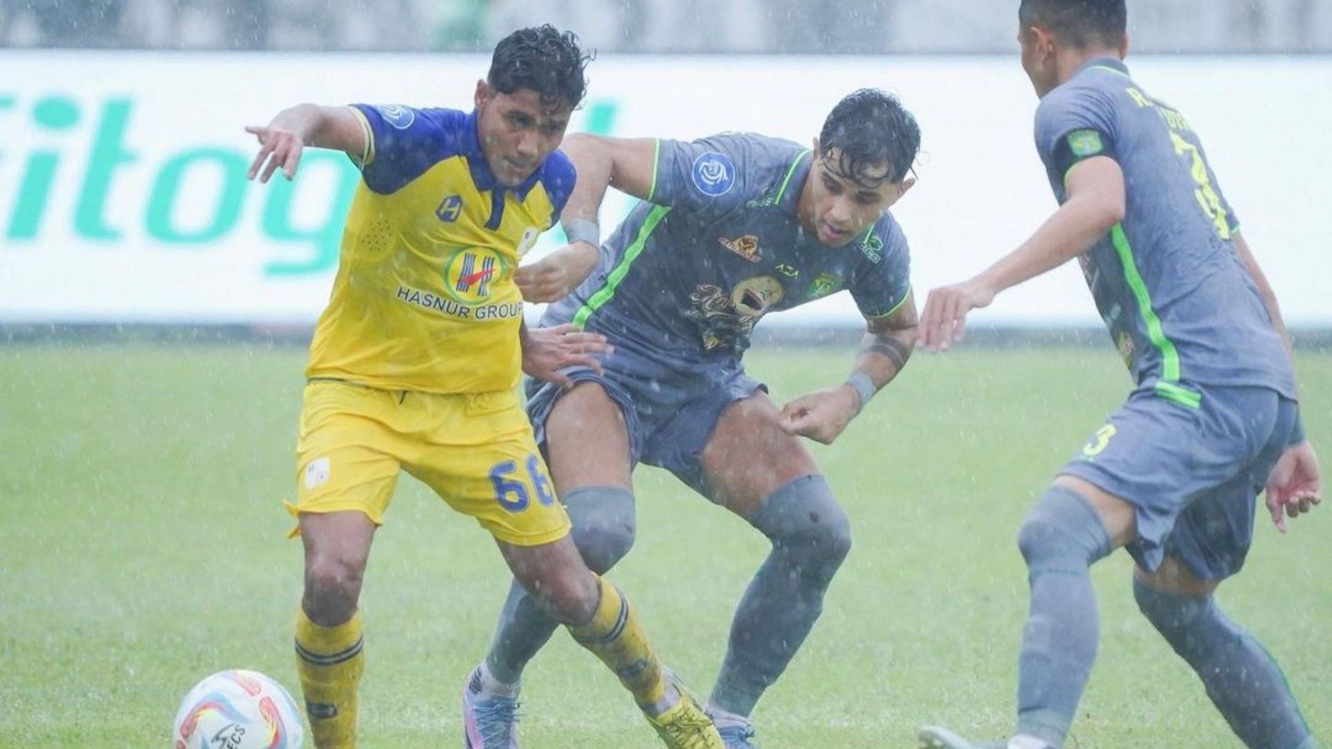 Barito Putera vs Persebaya Surabaya 09112023