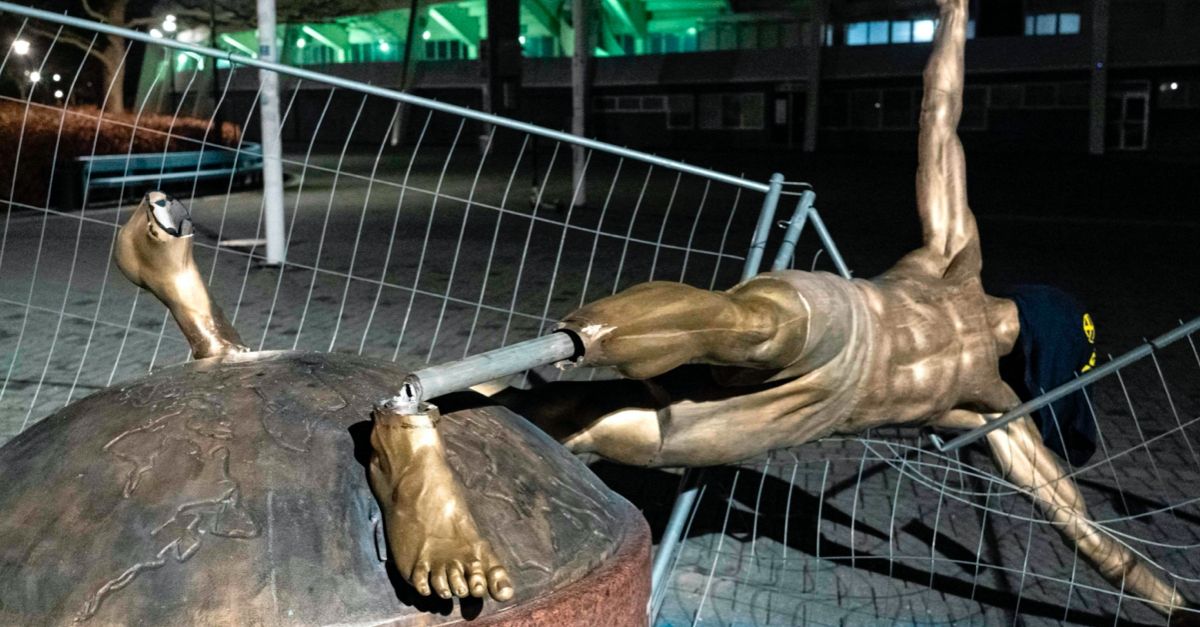 ibrahimovic malmo statue