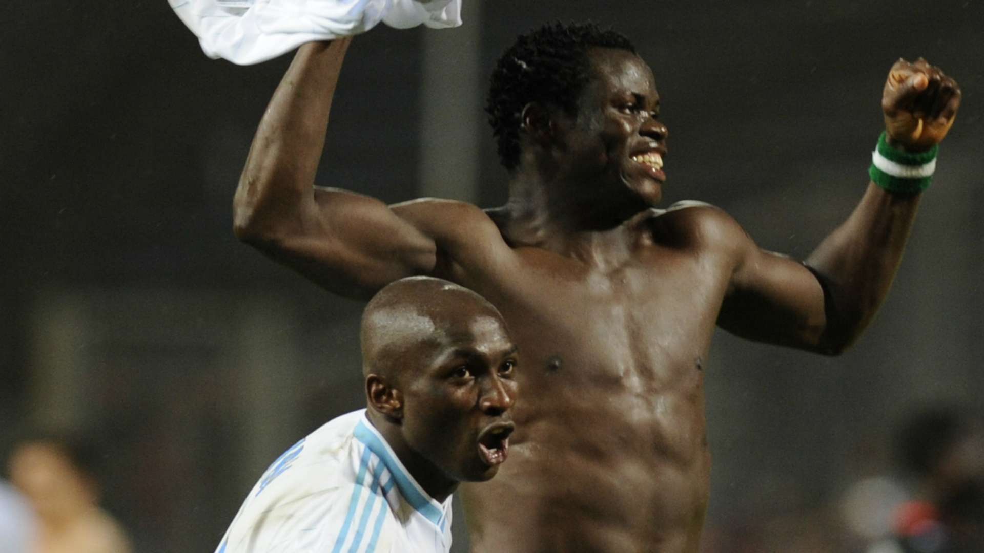 Taye Taiwo, Stephane Mbia - Marseille