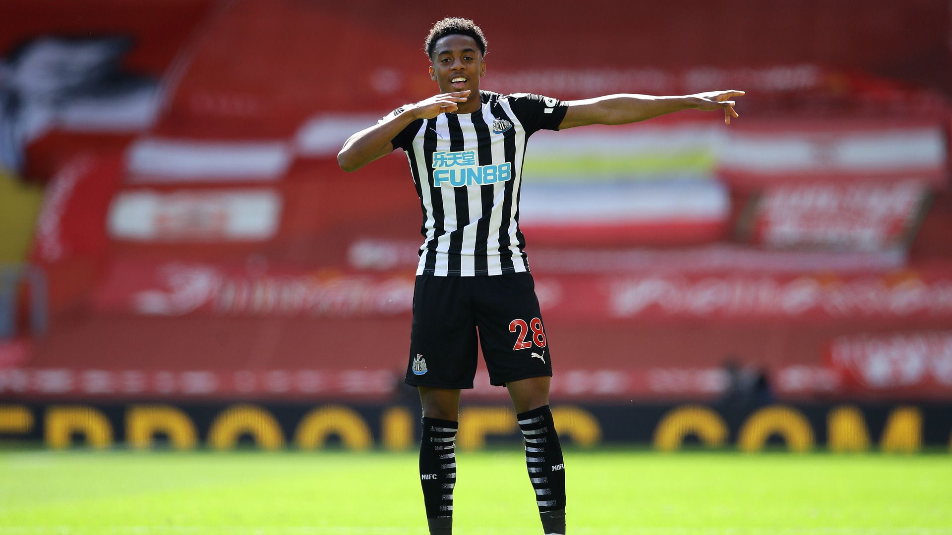Joe Willock. Liverpool vs Newcastle United 04.24.2021