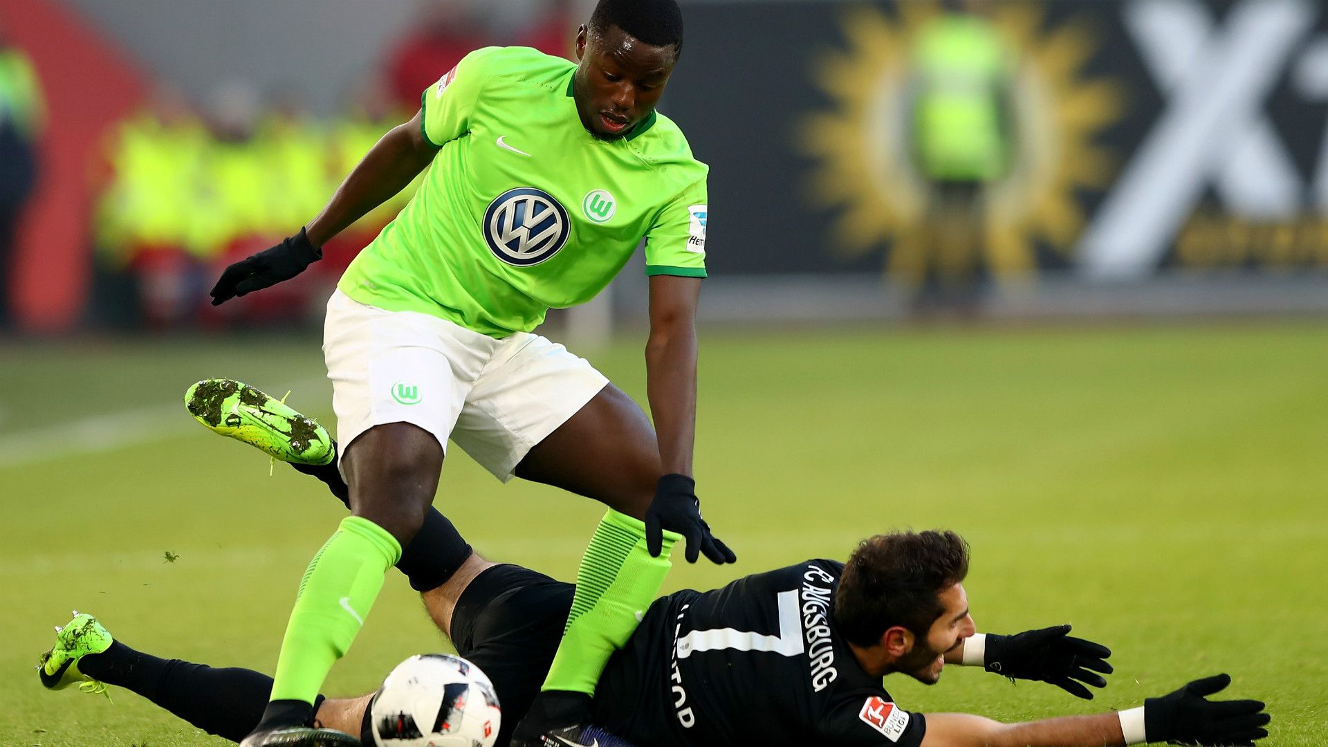 PAUL GEORGES NTEP WOLFSBURG HALIL ALTINTOP AUGSBURG GERMAN BUNDESLIGA 28012017