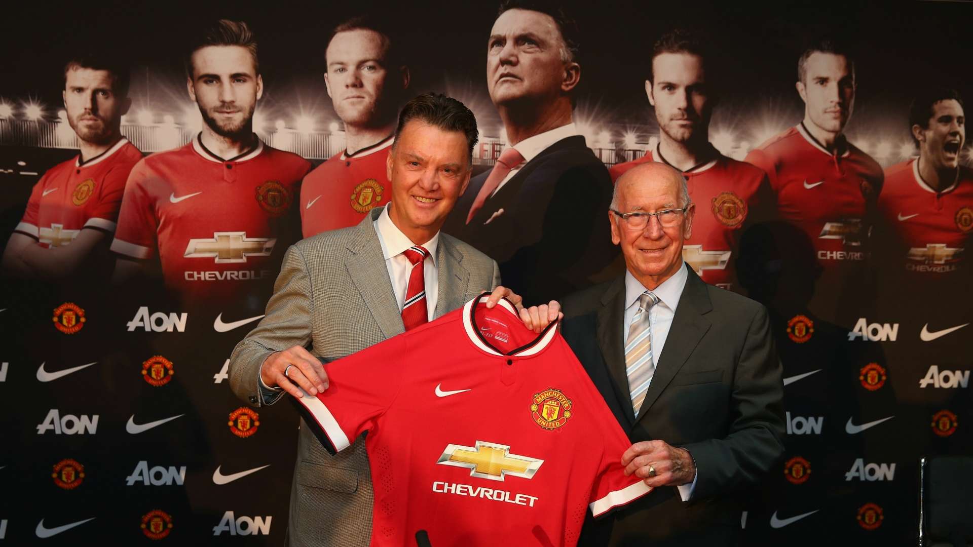 Louis van Gaal Sir Bobby Charlton Manchester United presentation