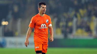 Emre Belozoglu Fenerbahce Basaksehir STSL 12132015