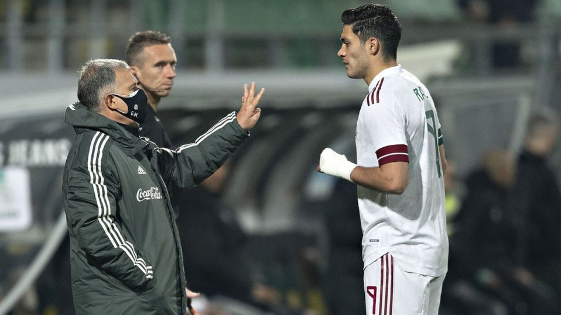 Tata Martino Raúl Jiménez