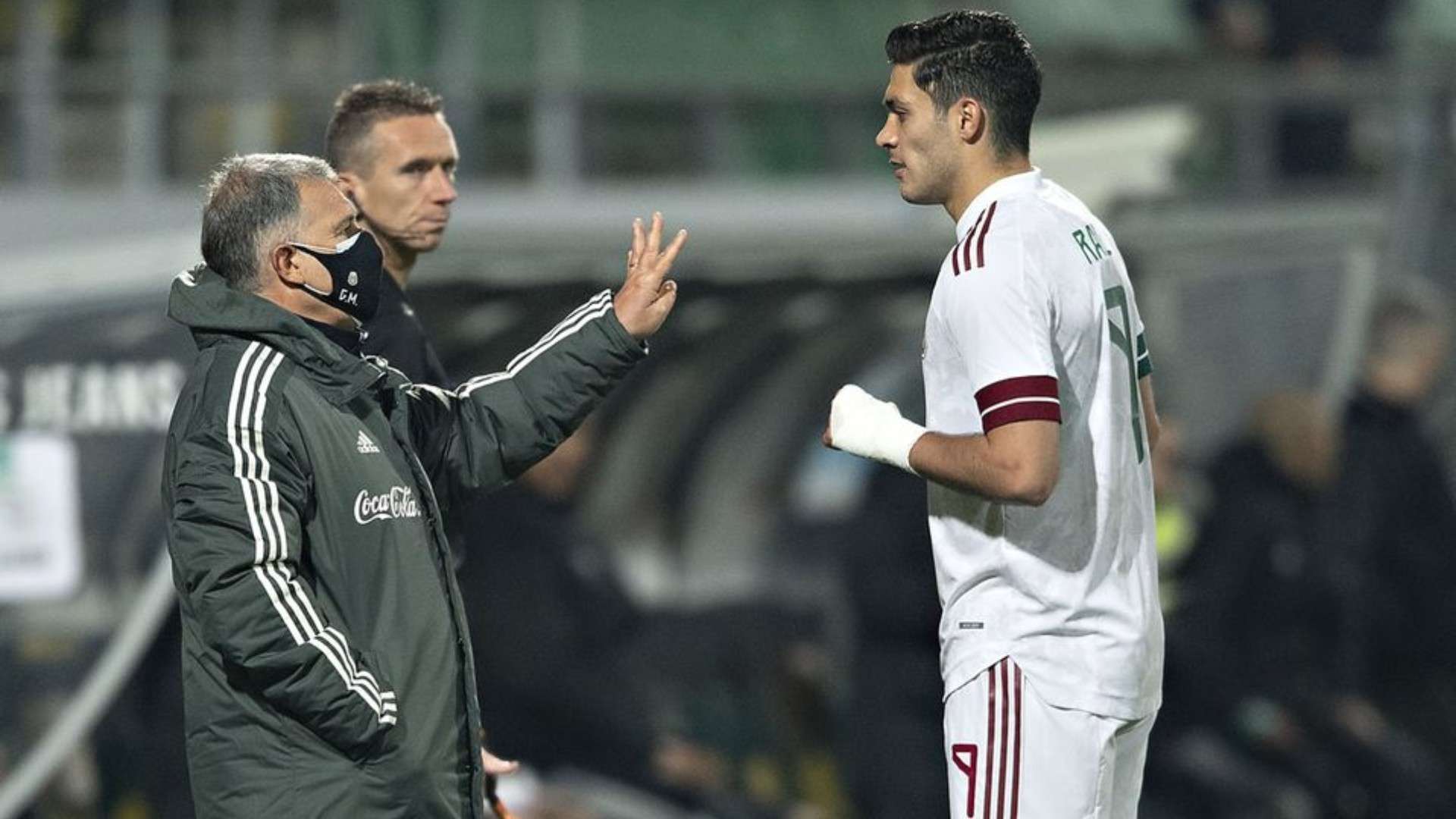 Tata Martino Raúl Jiménez