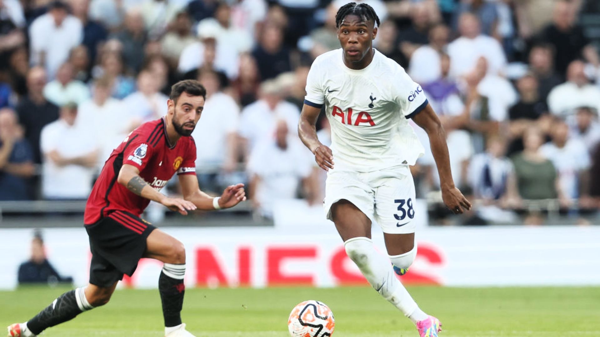 Udogie Bruno Fernandes Totttenham Manchester United 2023 2024