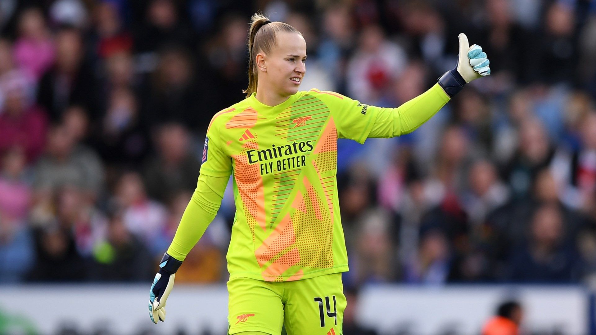 Daphne van Domselaar Arsenal Women 2024-25
