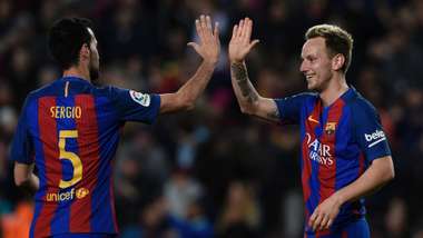 Sergio Busquets Ivan Rakitic Barcelona 2016-17
