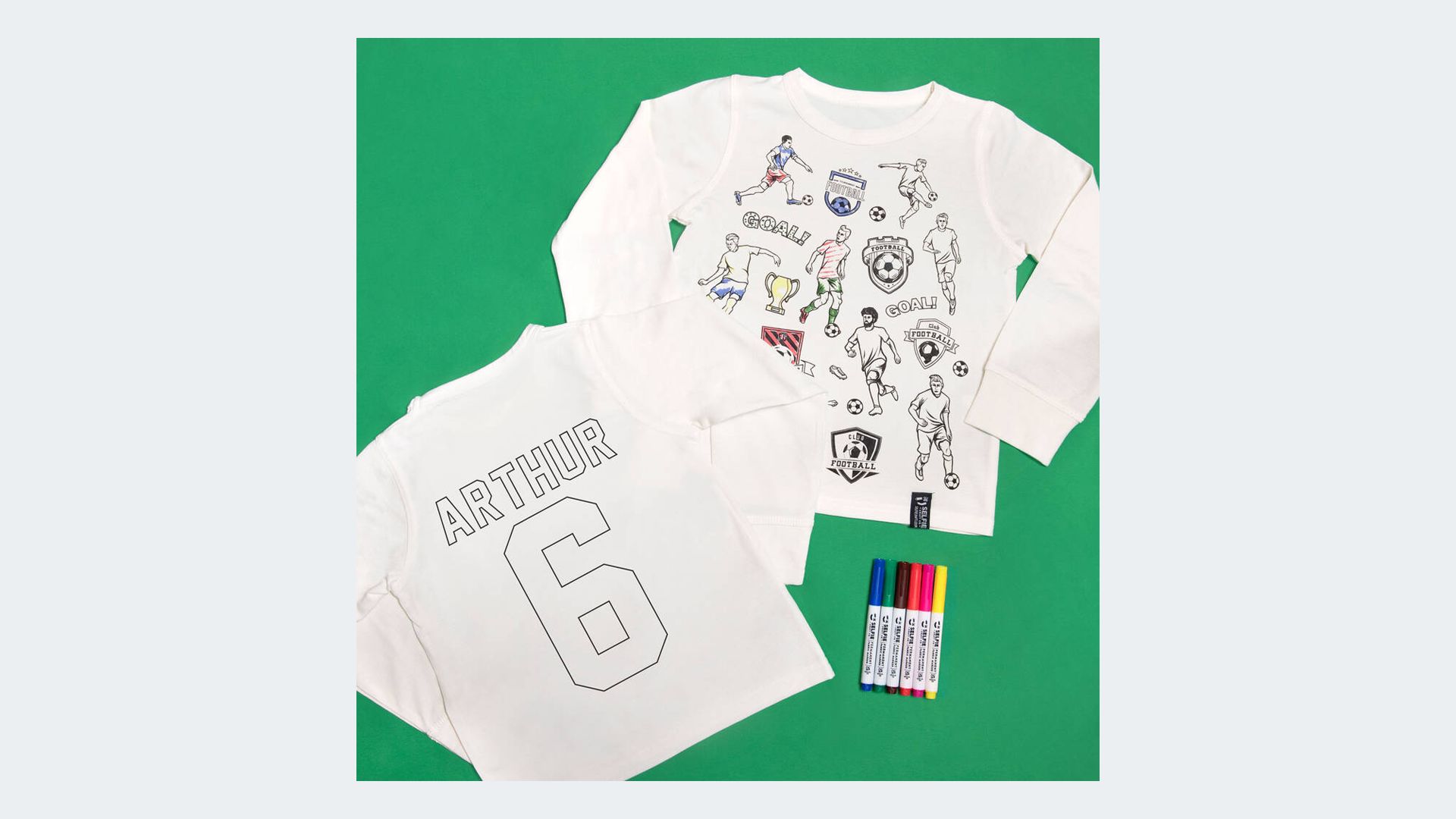 Football heroes colour in top