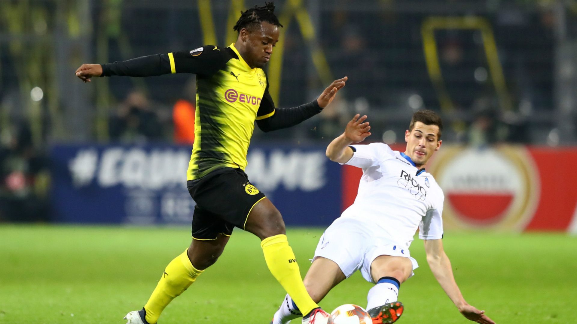 Michy Batshuayi Remo Freuler Borussia Dortmund Atalanta Bergamo Europa League 15022018