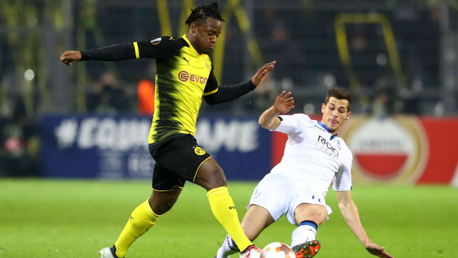 Michy Batshuayi Remo Freuler Borussia Dortmund Atalanta Bergamo Europa League 15022018