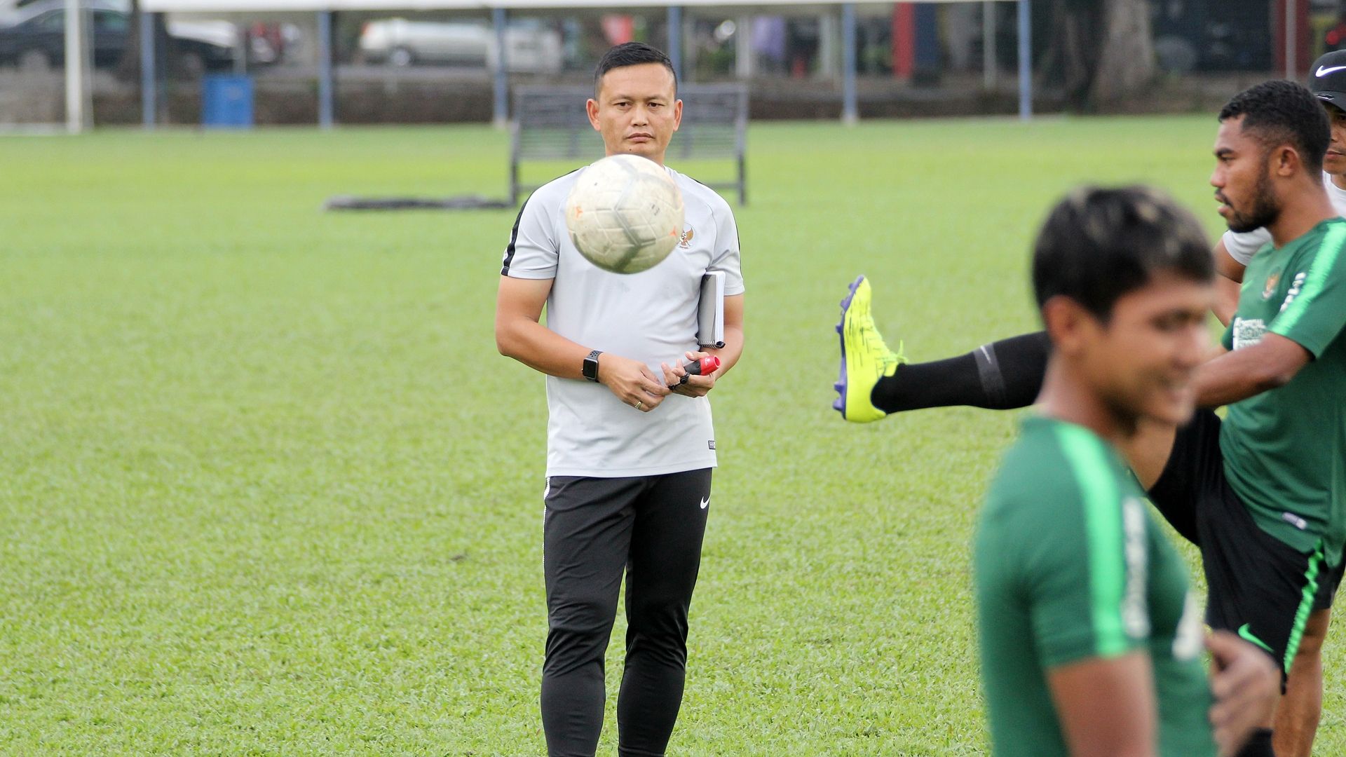 Yeyen Tumena Asisten Pelatih Timnas Senior