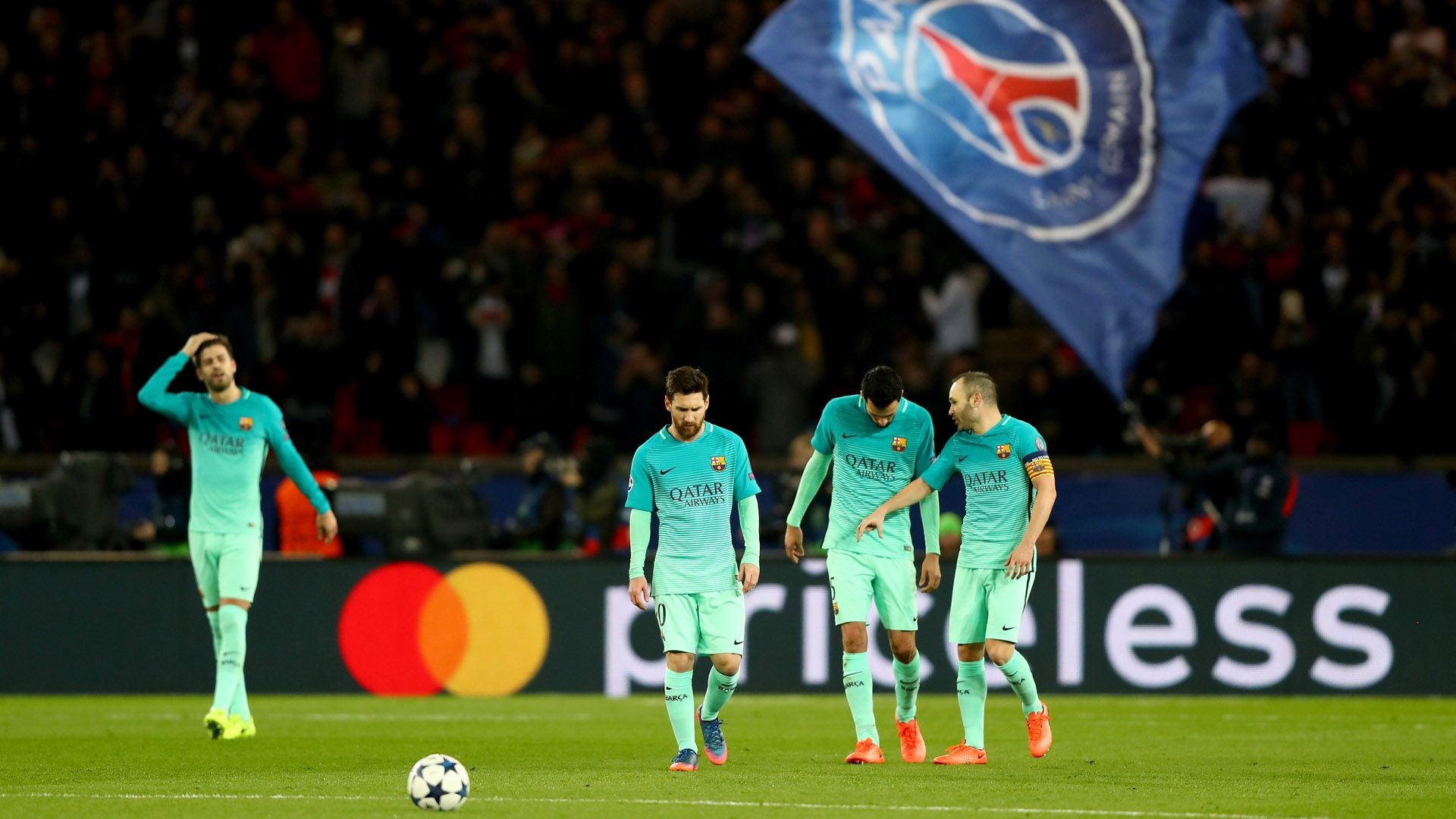 Sergio Busquets Lionel Messi Andres Iniesta Luis Suarez Barcelona PSG Champions League