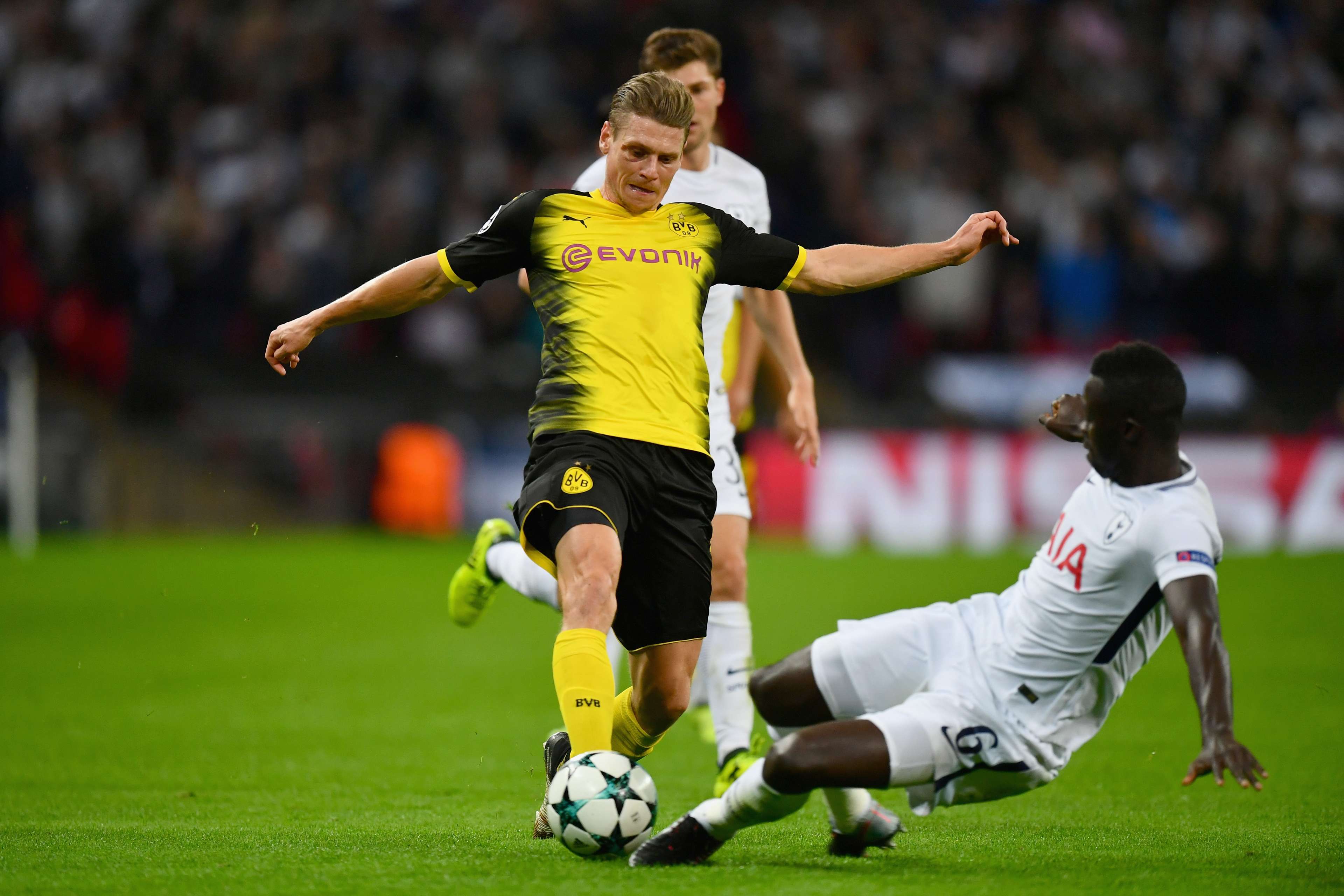 Davinson Sánchez Tottenham vs Borussia Dortmund Champions League