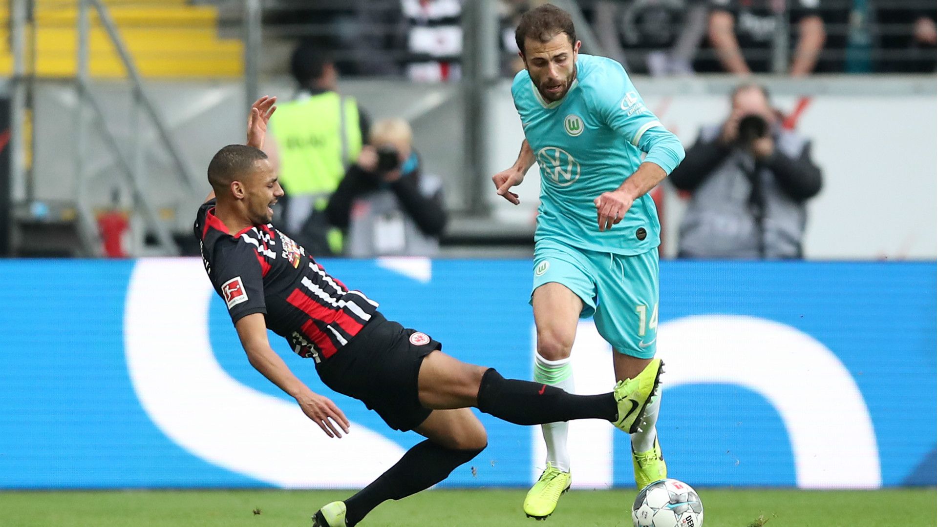 Djibril Sow Admir Mehmedi Eintracht Frankfurt VfL Wolfsburg Bundesliga 23112019