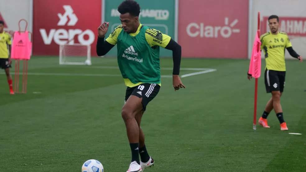 Zagueiro Roberto, do Internacional